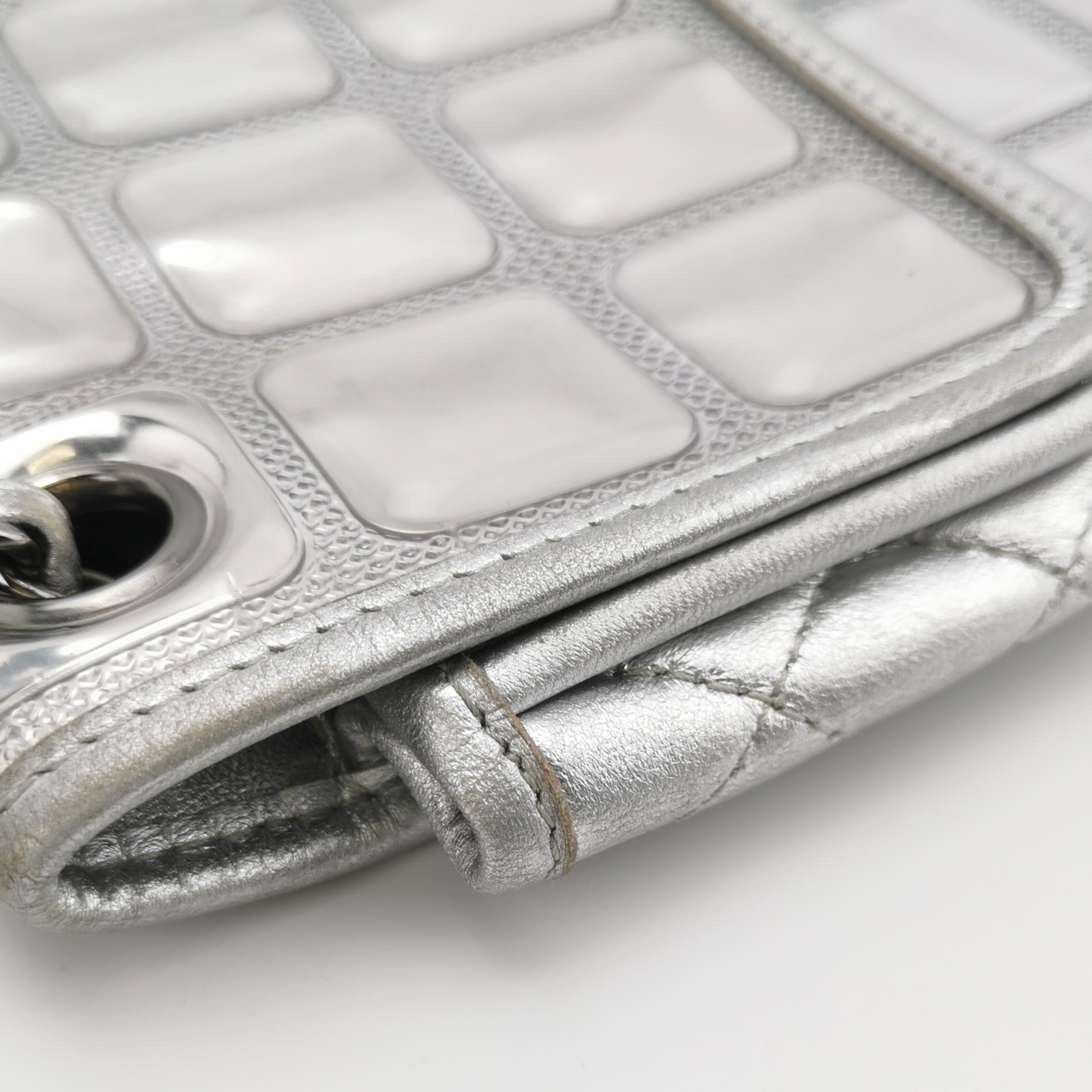 Chanel Ice Cube Chocolate Bar Classic Flap in PVC argento metallizzato con pelle in vendita 4