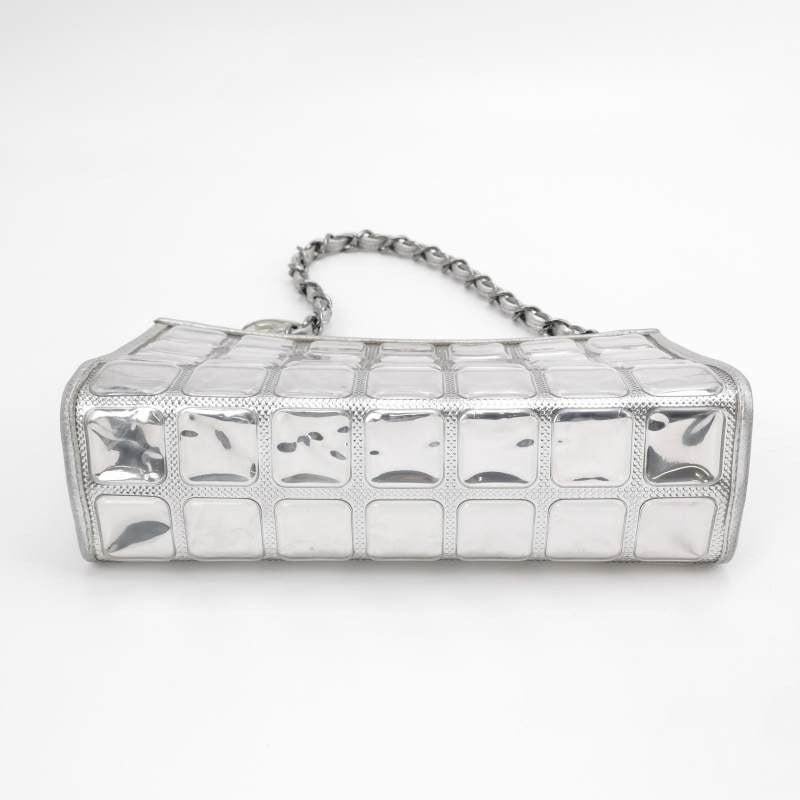 Chanel Ice Cube Chocolate Bar Clutch Metallic Silver PVC w/ Leather Shoulder Bag In Excellent Condition In AUBERVILLIERS, FR
