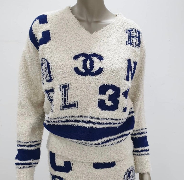 Chanel Icon 2019 CC Logo Jumper Skirt Suit For Sale at 1stDibs