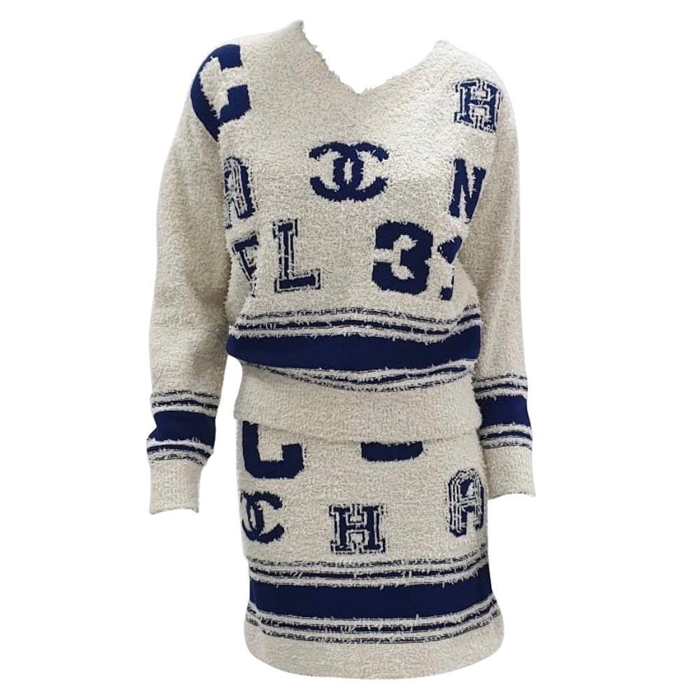 Chanel Icon 2019 - Combinaison jupe avec logo CC