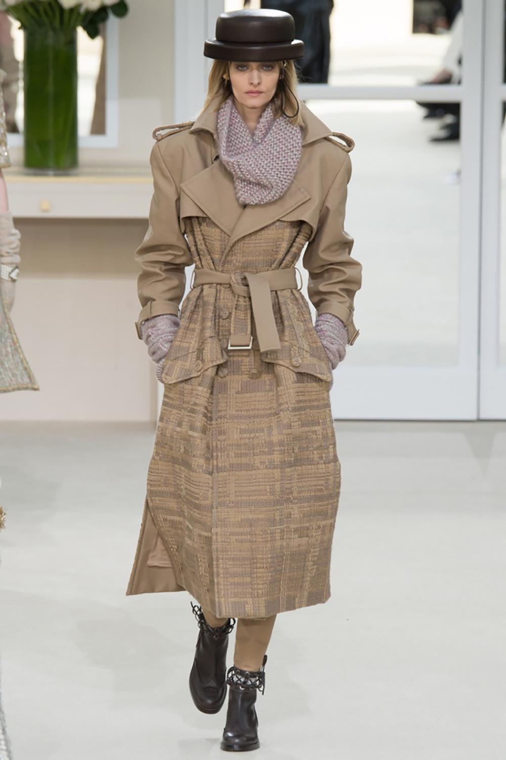 Chanel Icon Billboard Ribbon Tweed Trench For Sale 1