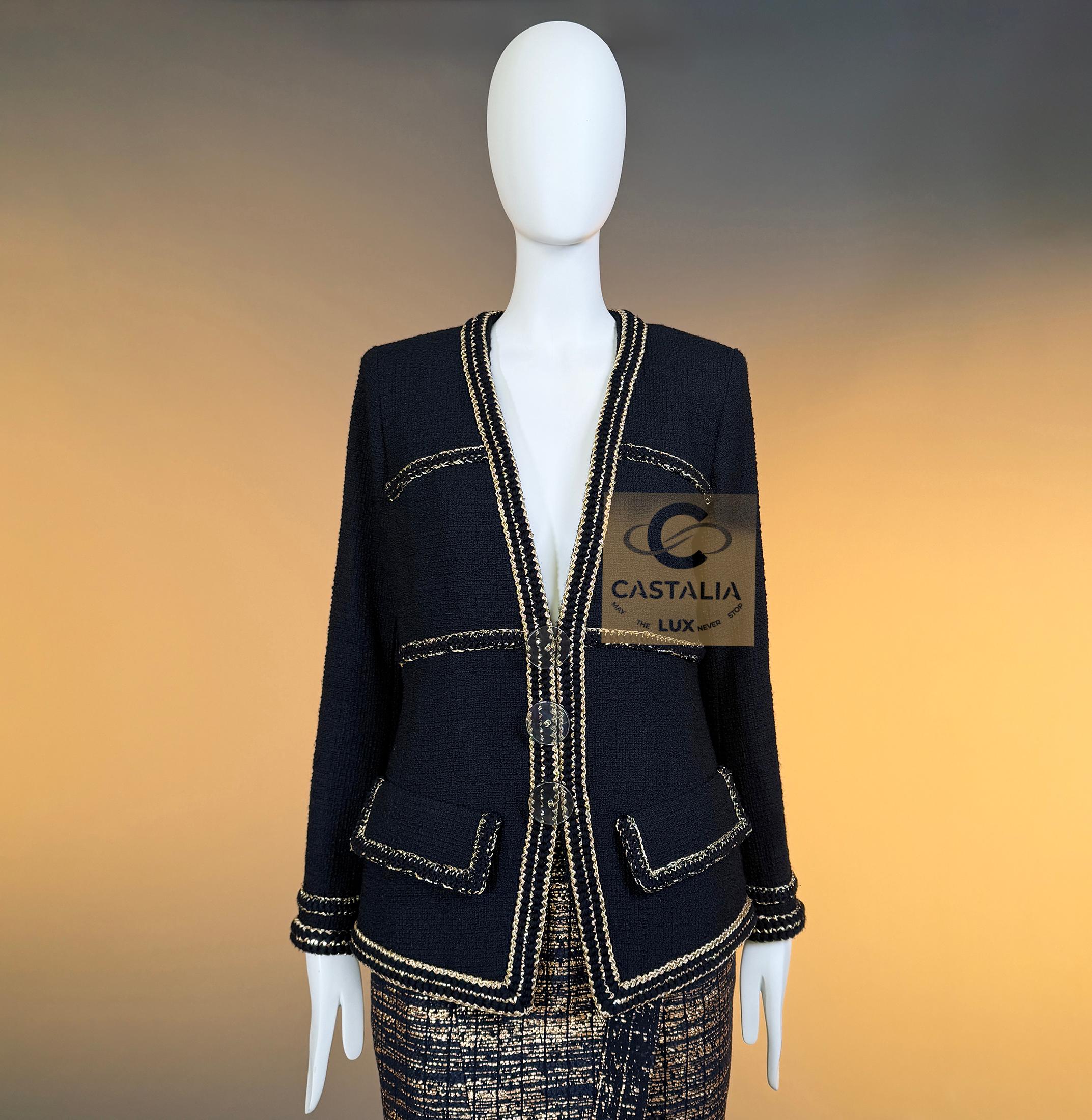 CHANEL Icon Paris / Cosmopolite Veste en tweed noir 40 FR en vente 3