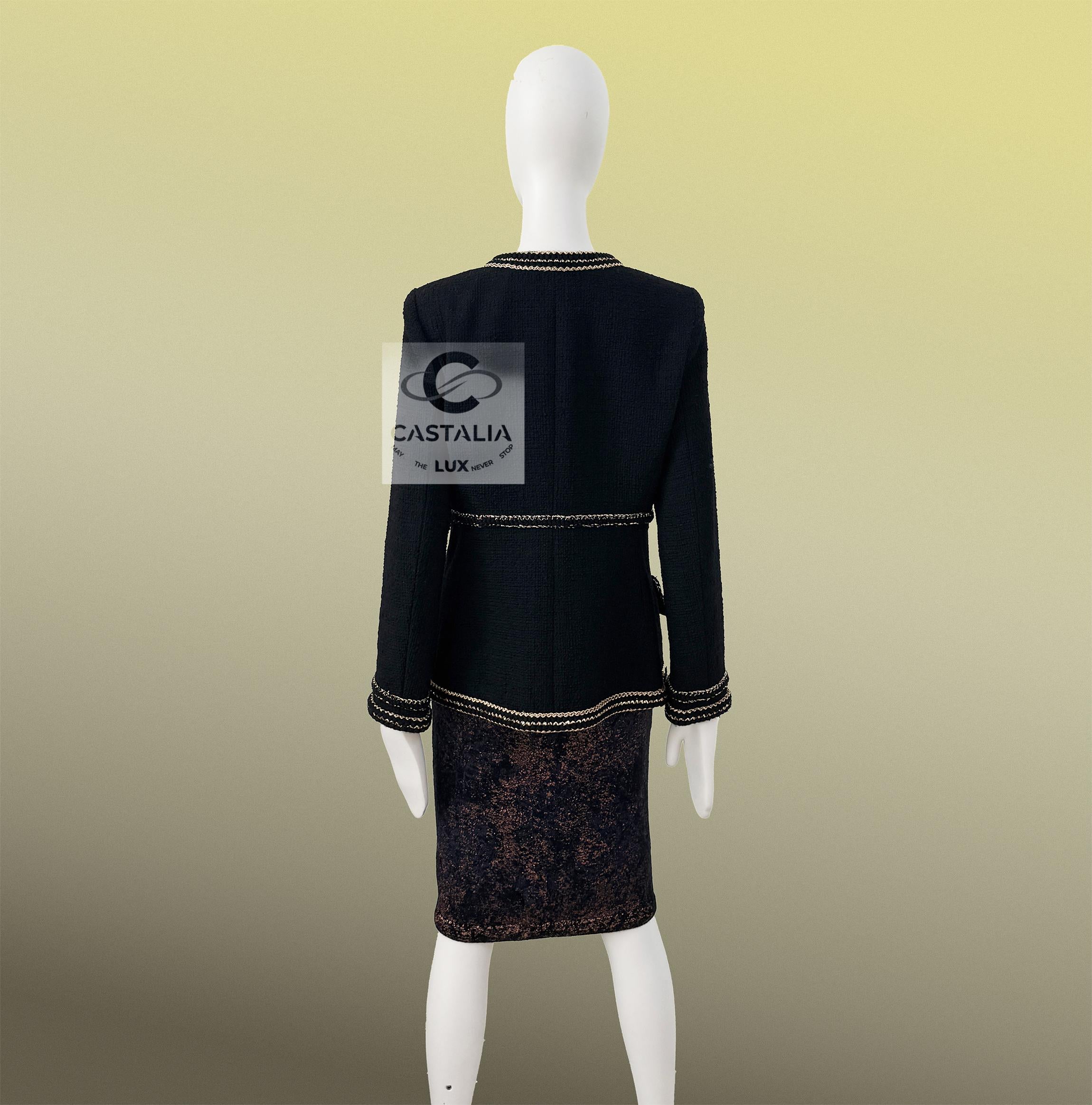 Chanel Icone Paris / Cosmpolite Veste en tweed noir 40 FR en vente 12