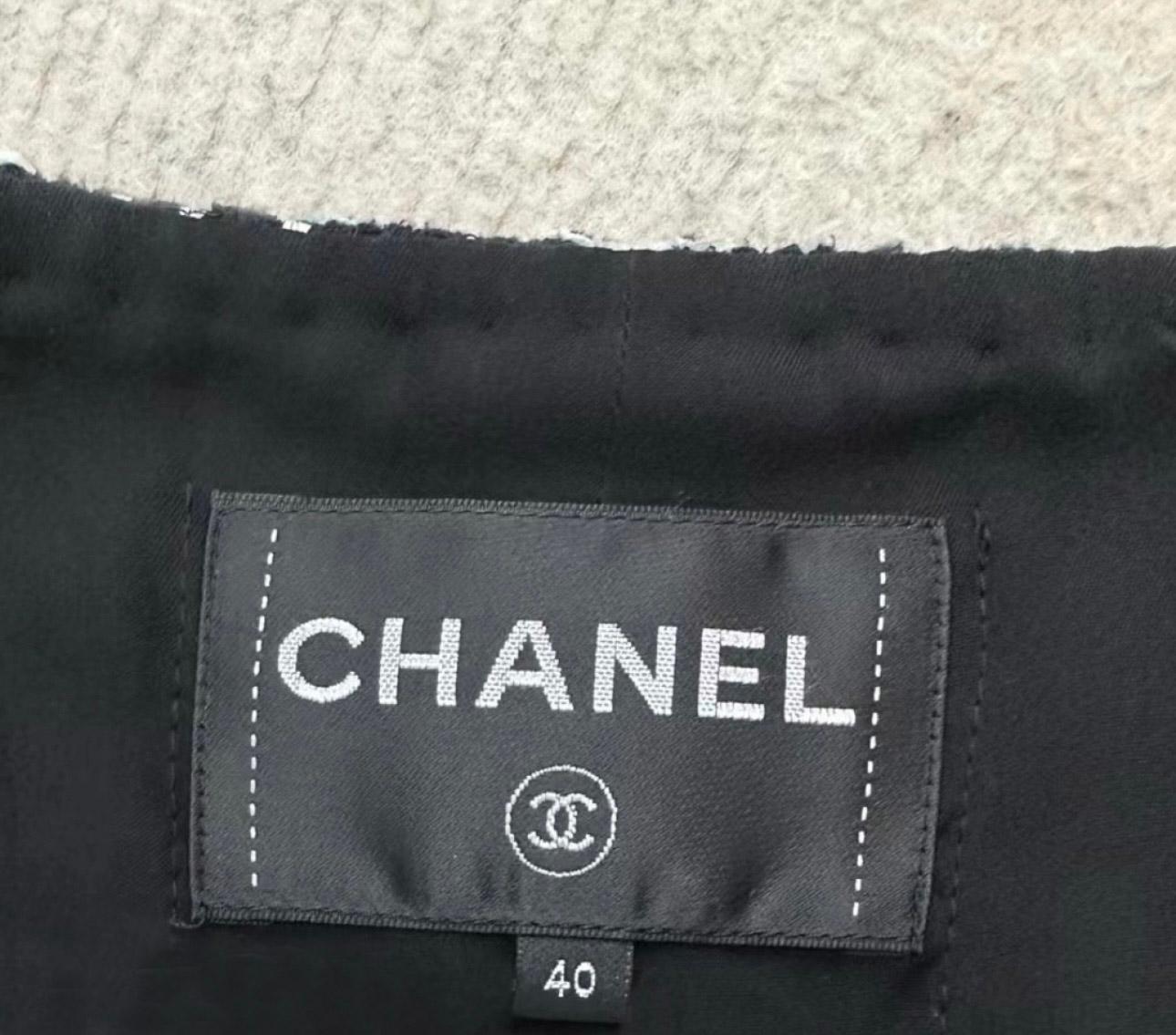 Chanel Iconic 2019 Spring Black Tweed Jacket  For Sale 6