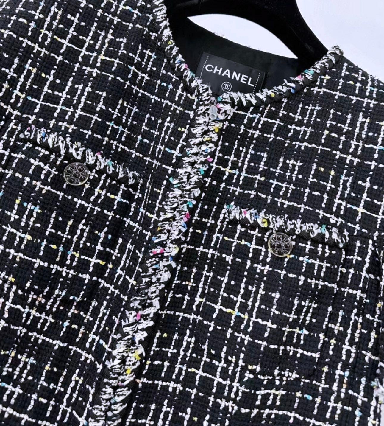 Chanel Iconic 2019 Spring Black Tweed Jacket  For Sale 5