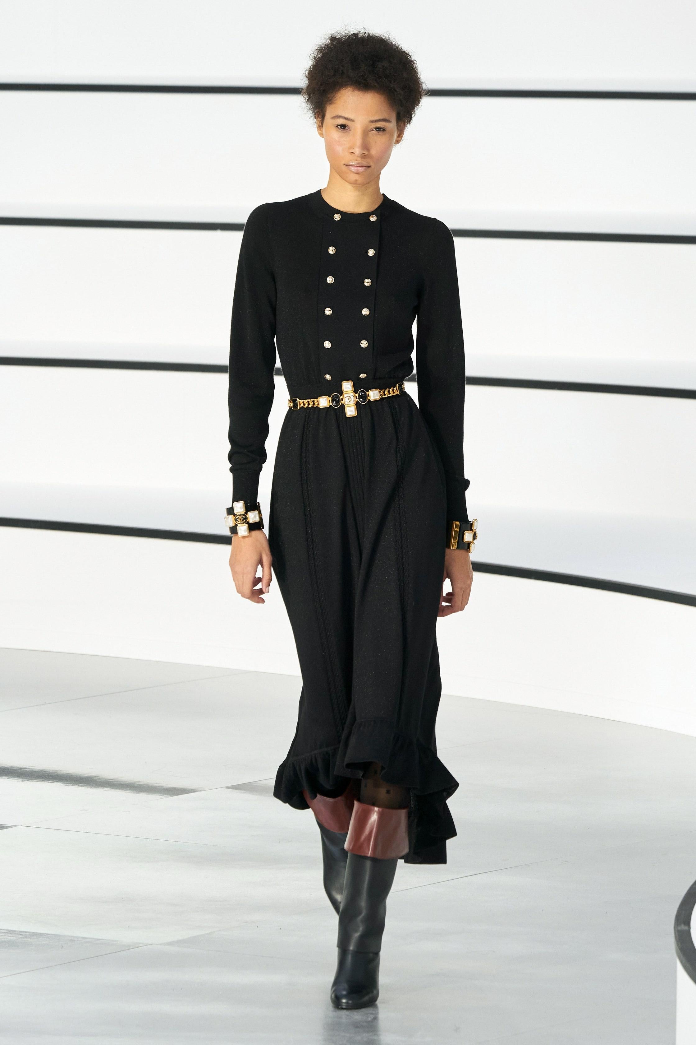 Chanel Iconic 2020 Ad Campaign Maxi Black Shimmer Dress 34 FR In New Condition For Sale In Dubai, AE