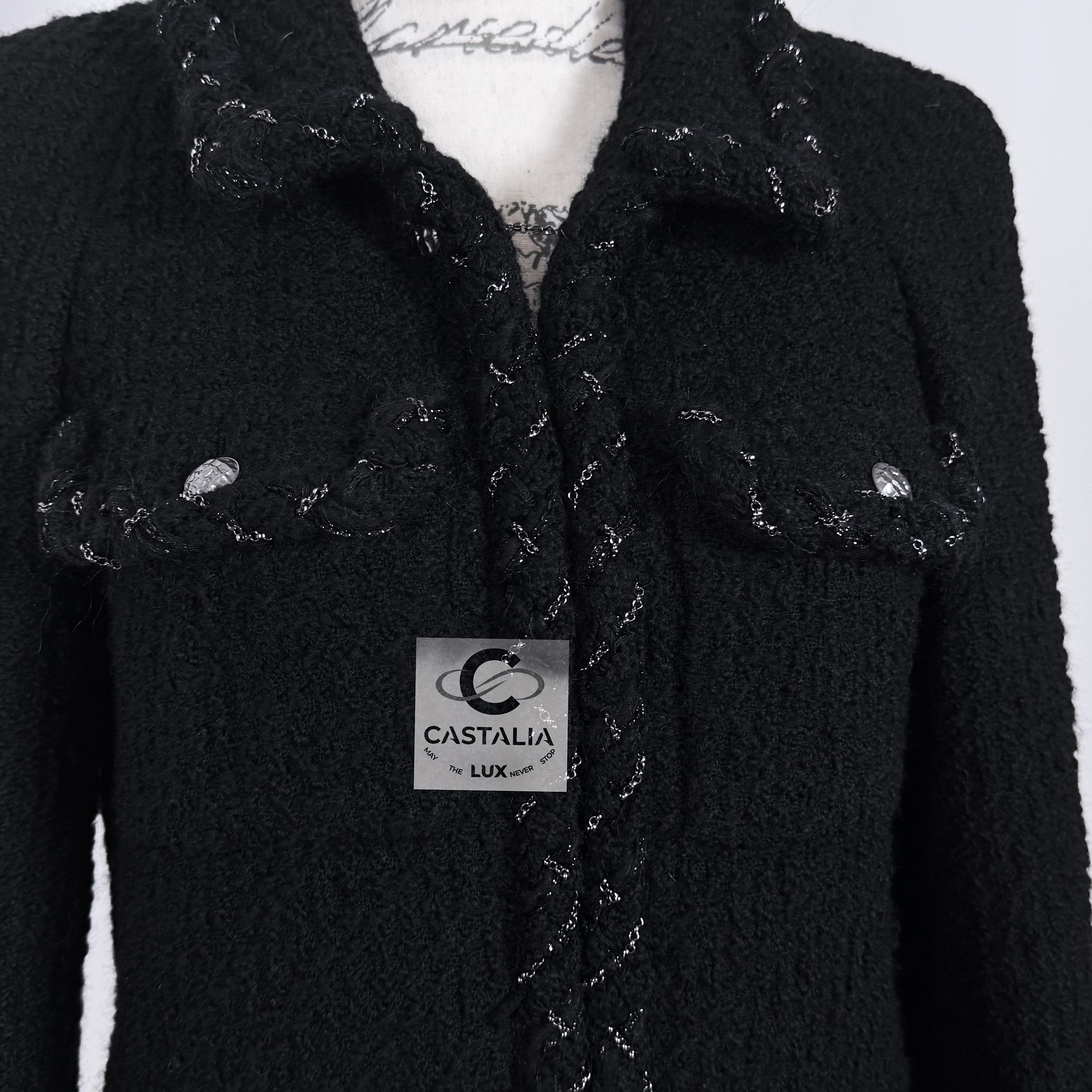 Chanel Iconic Anna Wintour Black Tweed Jacket with Chain Trim 38 FR For Sale 9