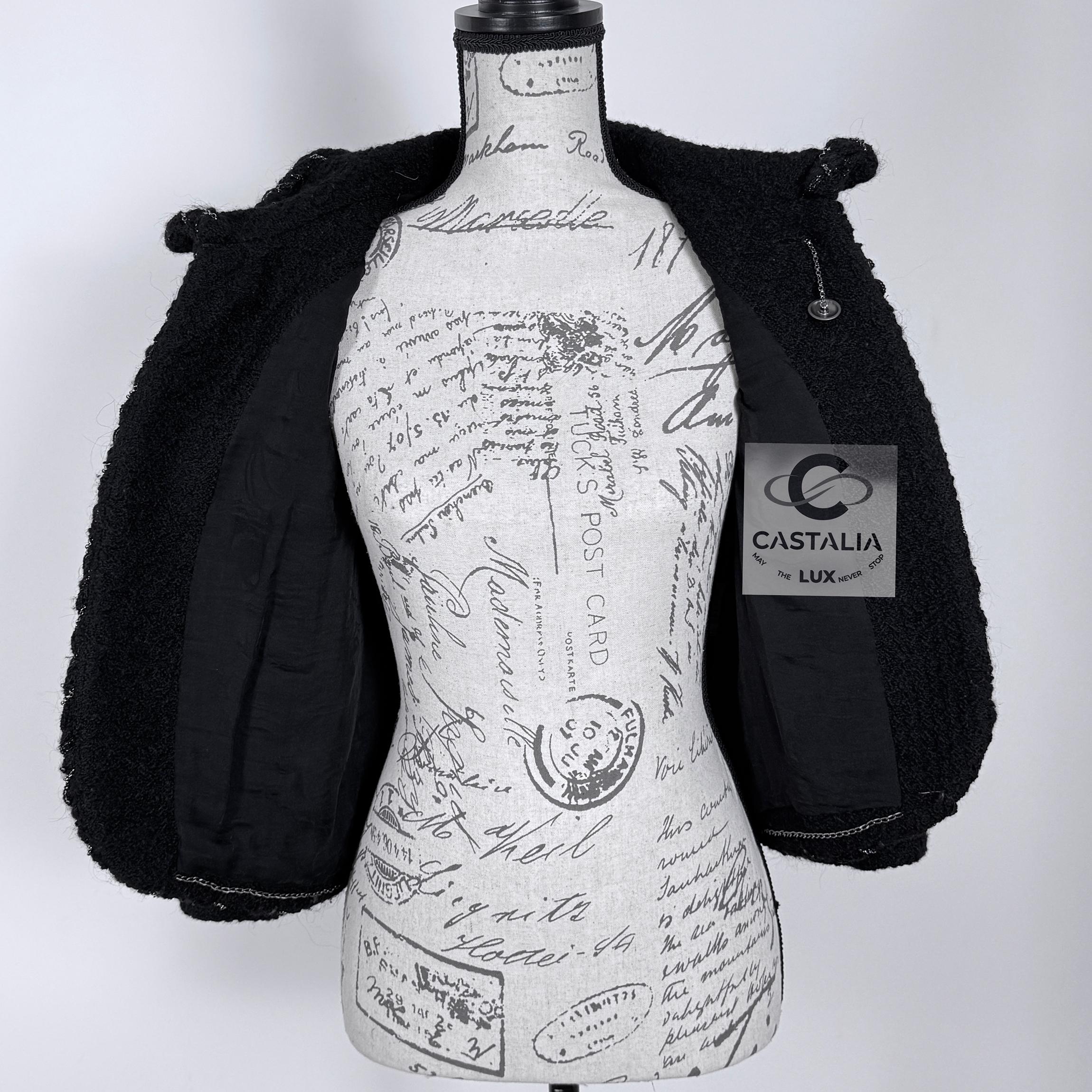 Chanel Iconic Anna Wintour Black Tweed Jacket with Chain Trim 38 FR For Sale 11