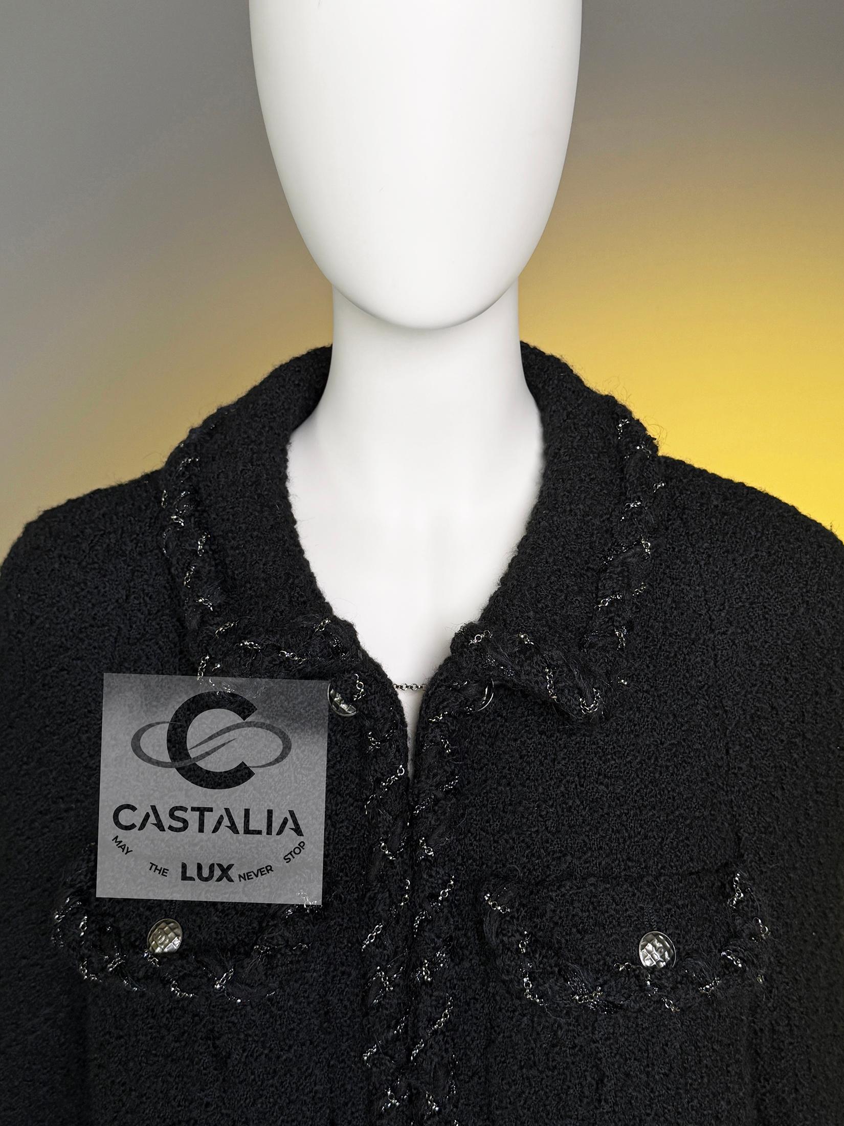 CHANEL Iconique Anna Wintour Style Veste en tweed noir avec garniture en chaîne 38 FR en vente 5