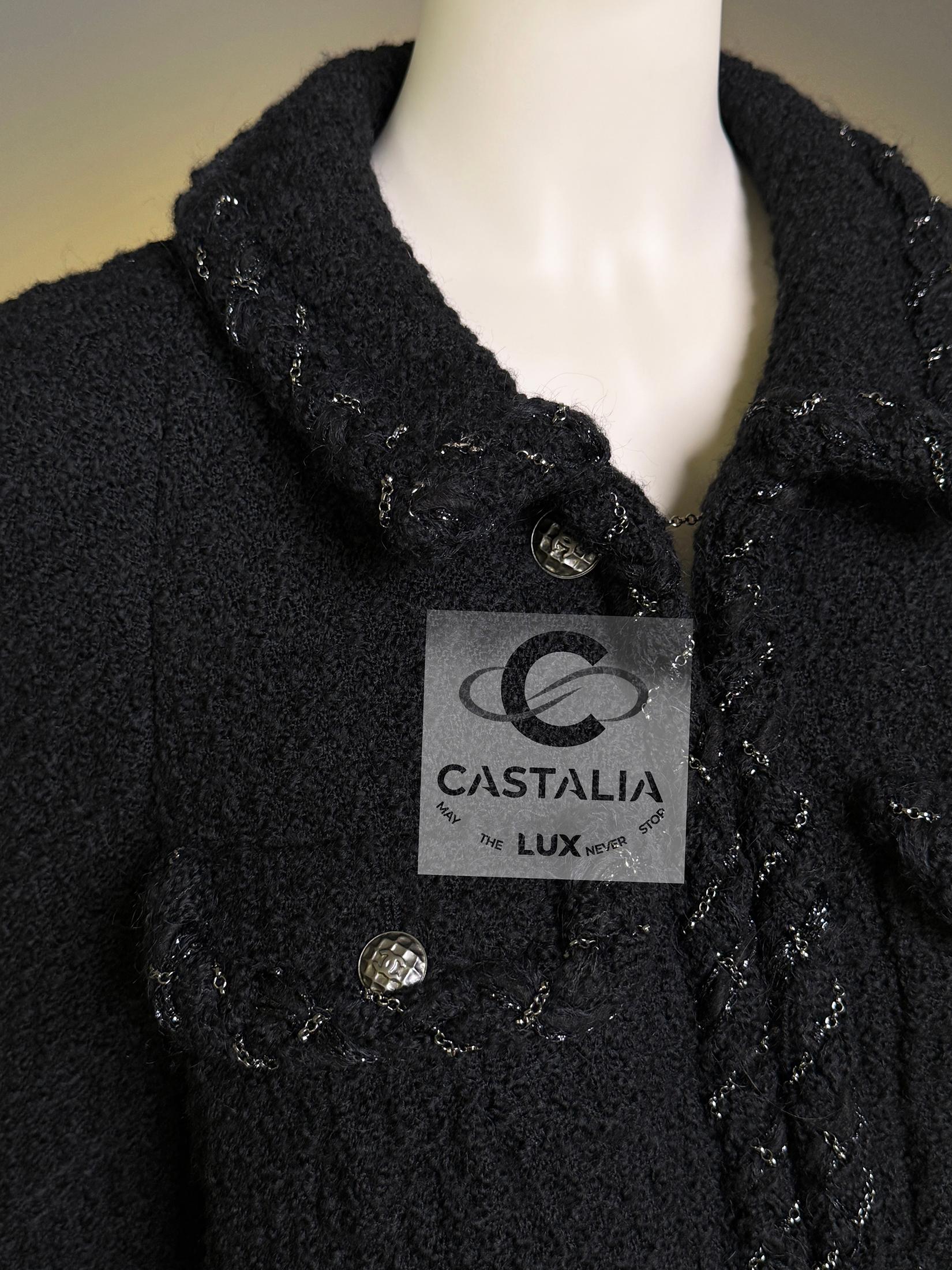 CHANEL Iconique Anna Wintour Style Veste en tweed noir avec garniture en chaîne 38 FR en vente 6