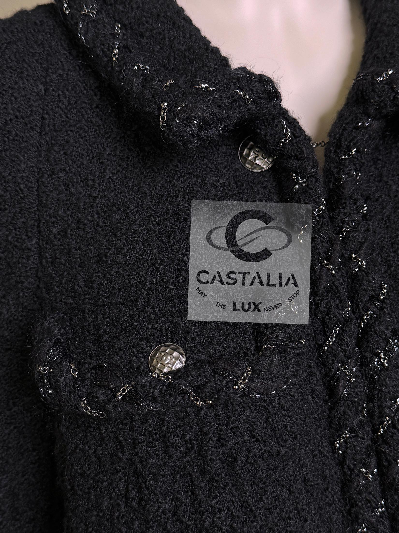 CHANEL Iconique Anna Wintour Style Veste en tweed noir avec garniture en chaîne 38 FR en vente 7