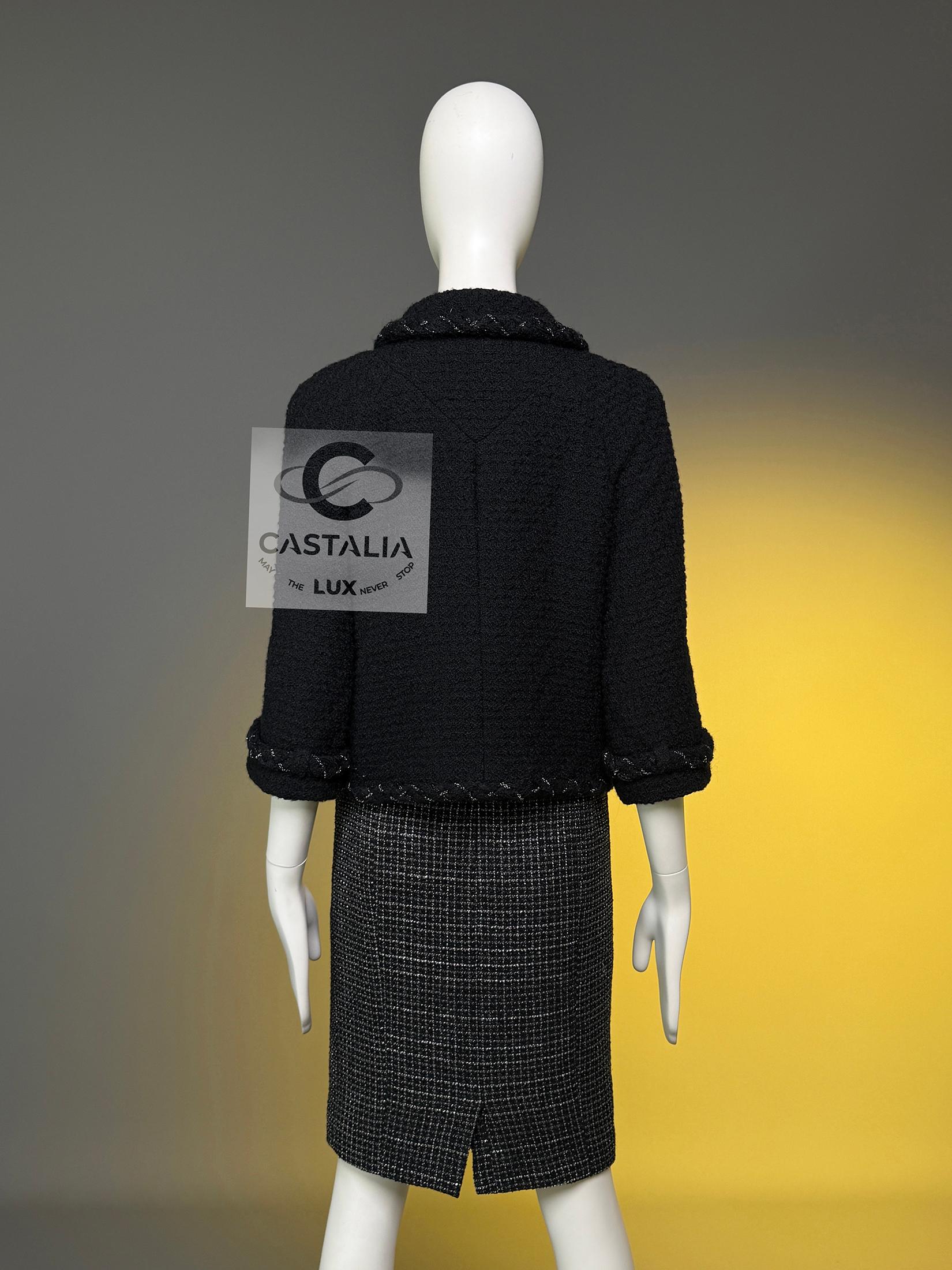 CHANEL Iconique Anna Wintour Style Veste en tweed noir avec garniture en chaîne 38 FR en vente 11