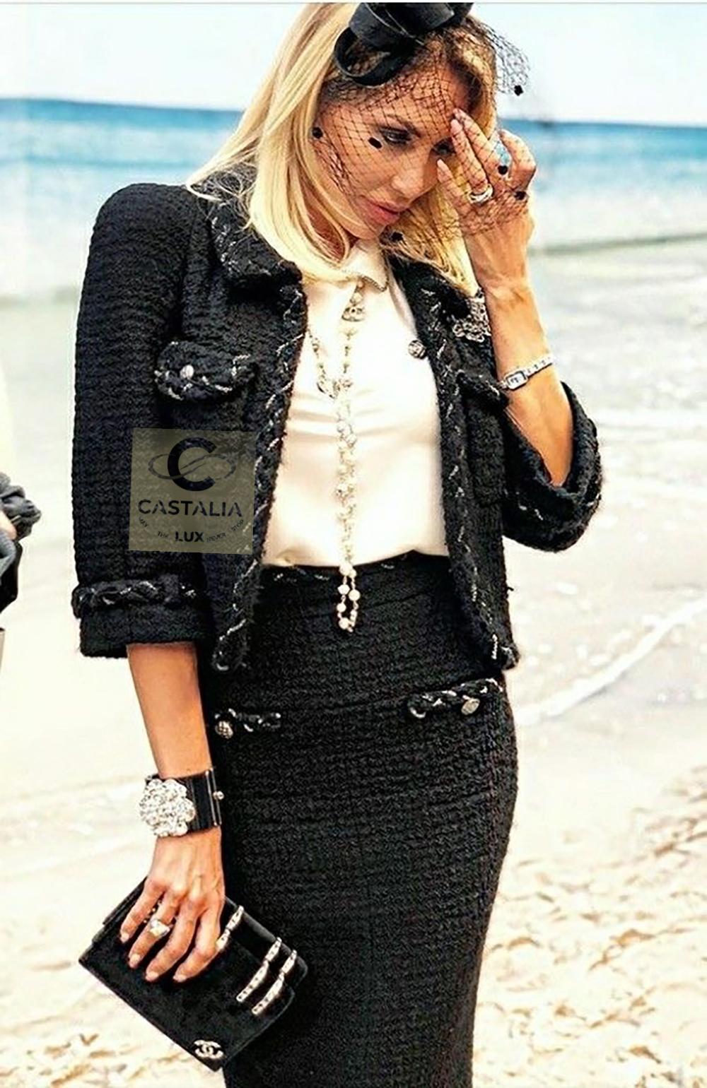 Noir CHANEL Iconique Anna Wintour Style Veste en tweed noir avec garniture en chaîne 38 FR en vente