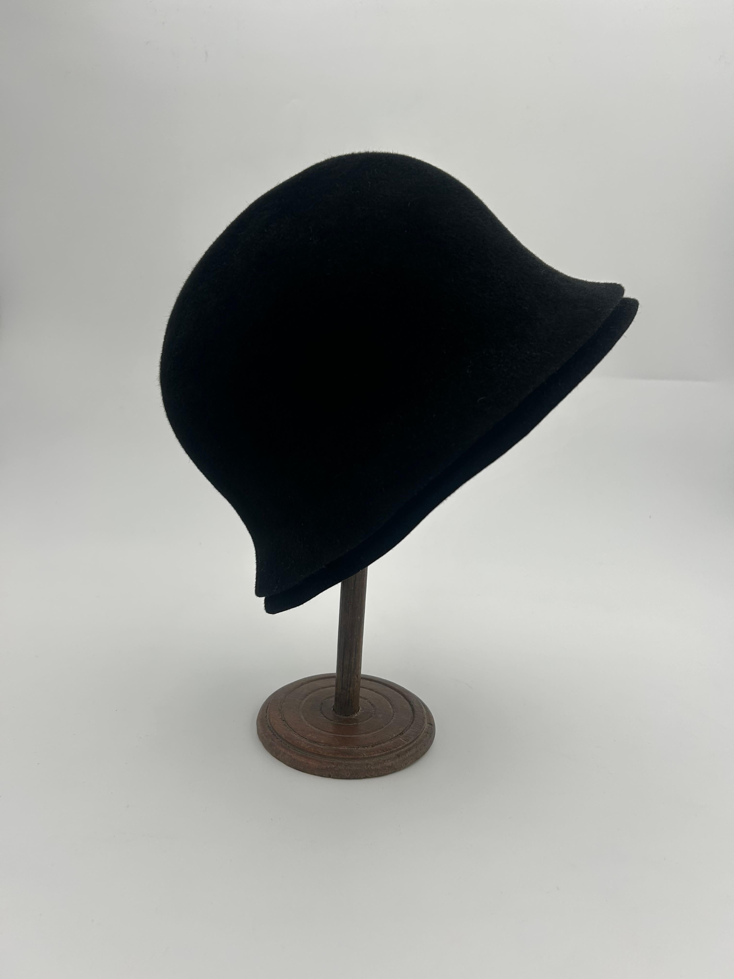 Chanel Iconic Black Bucket Hat (Schwarz) im Angebot