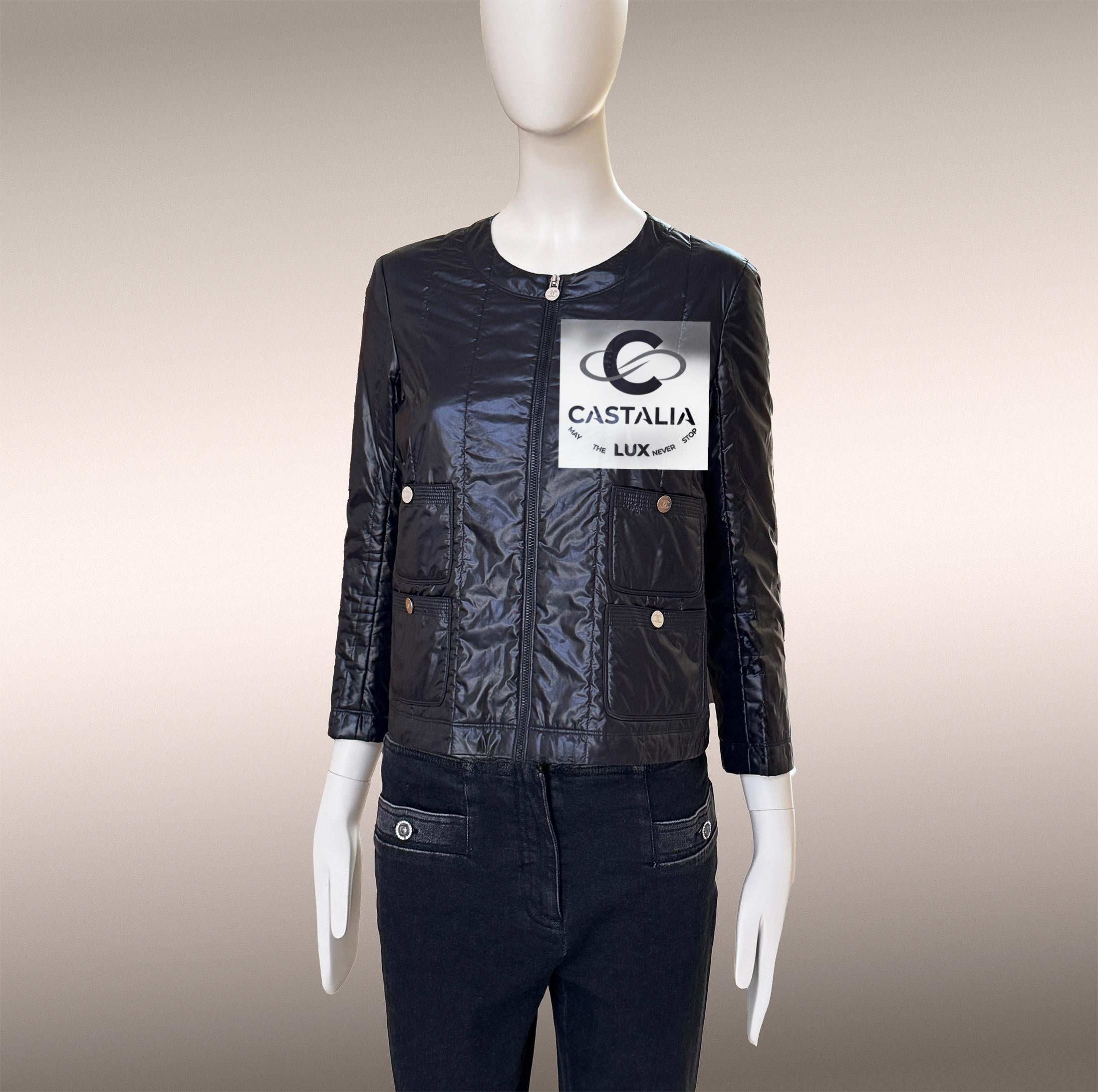 Women's or Men's Chanel Iconic Black Lightweight Puffer Jacket 34 FR