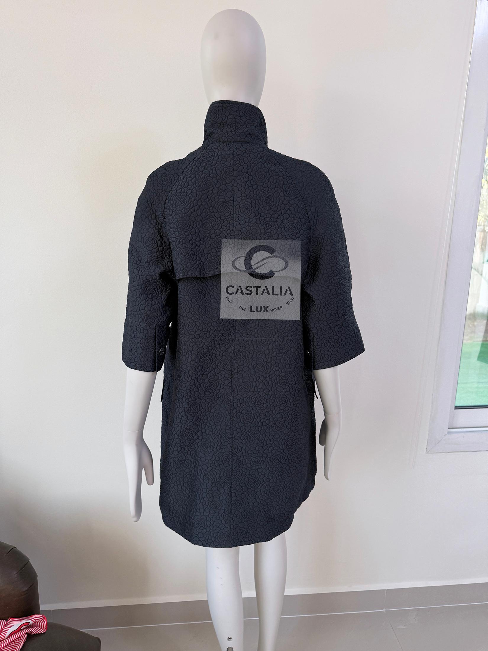 Chanel Iconic Camellias Pattern Trench Coat 44 FR For Sale 6