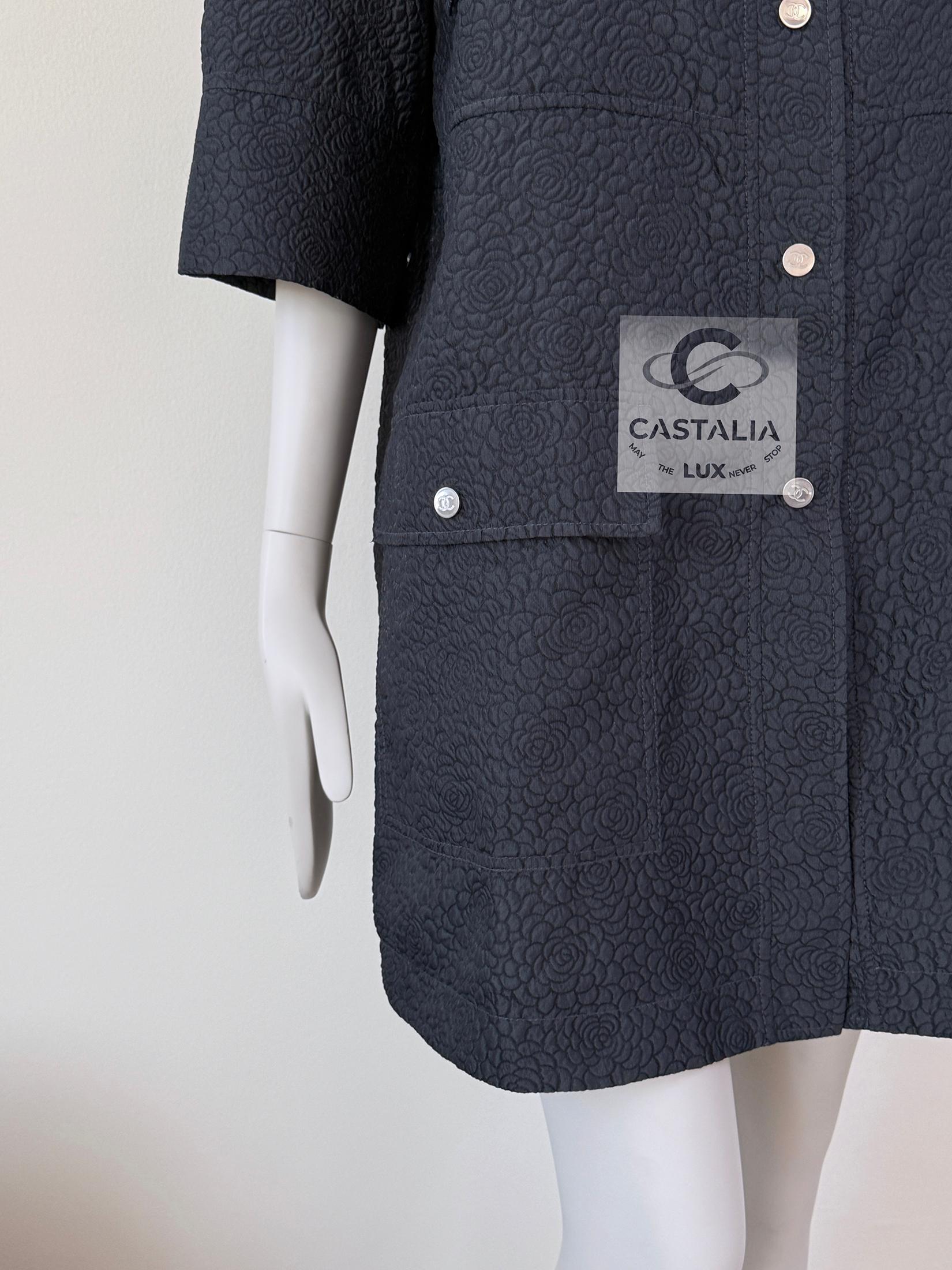 Chanel Iconic Camellias Pattern Trench Coat 44 FR For Sale 2