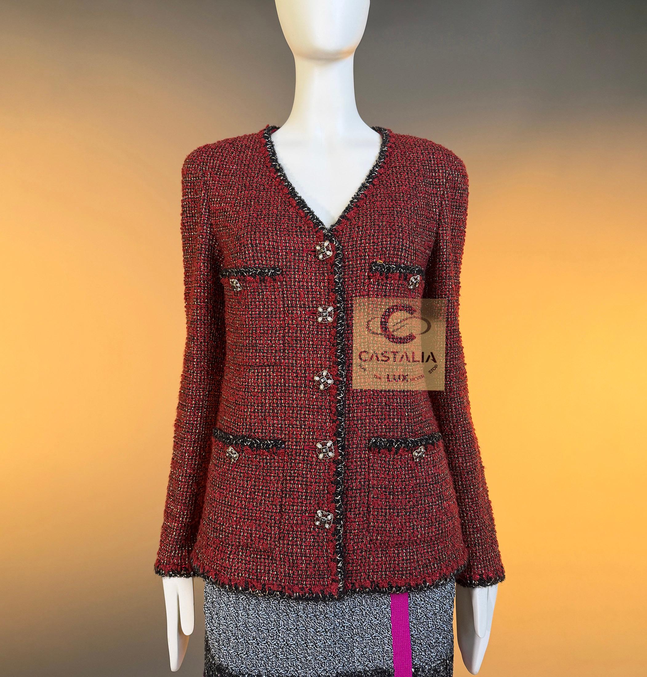 Chanel Iconic CC Gripoix Buttons Burgundy Tweed Jacket 40 FR in vendita 5
