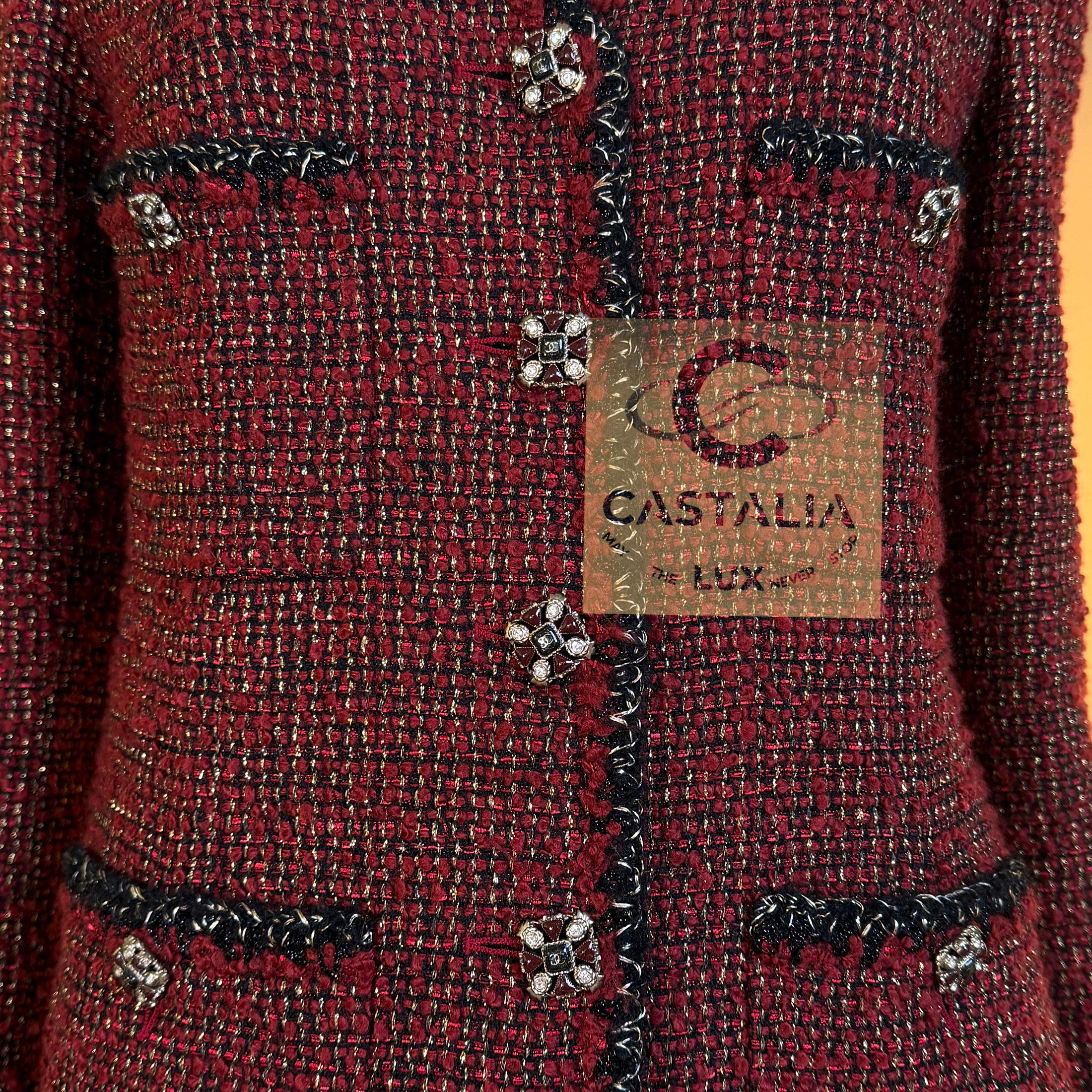 Chanel Iconic CC Gripoix Buttons Burgundy Tweed Jacket 40 FR in vendita 10