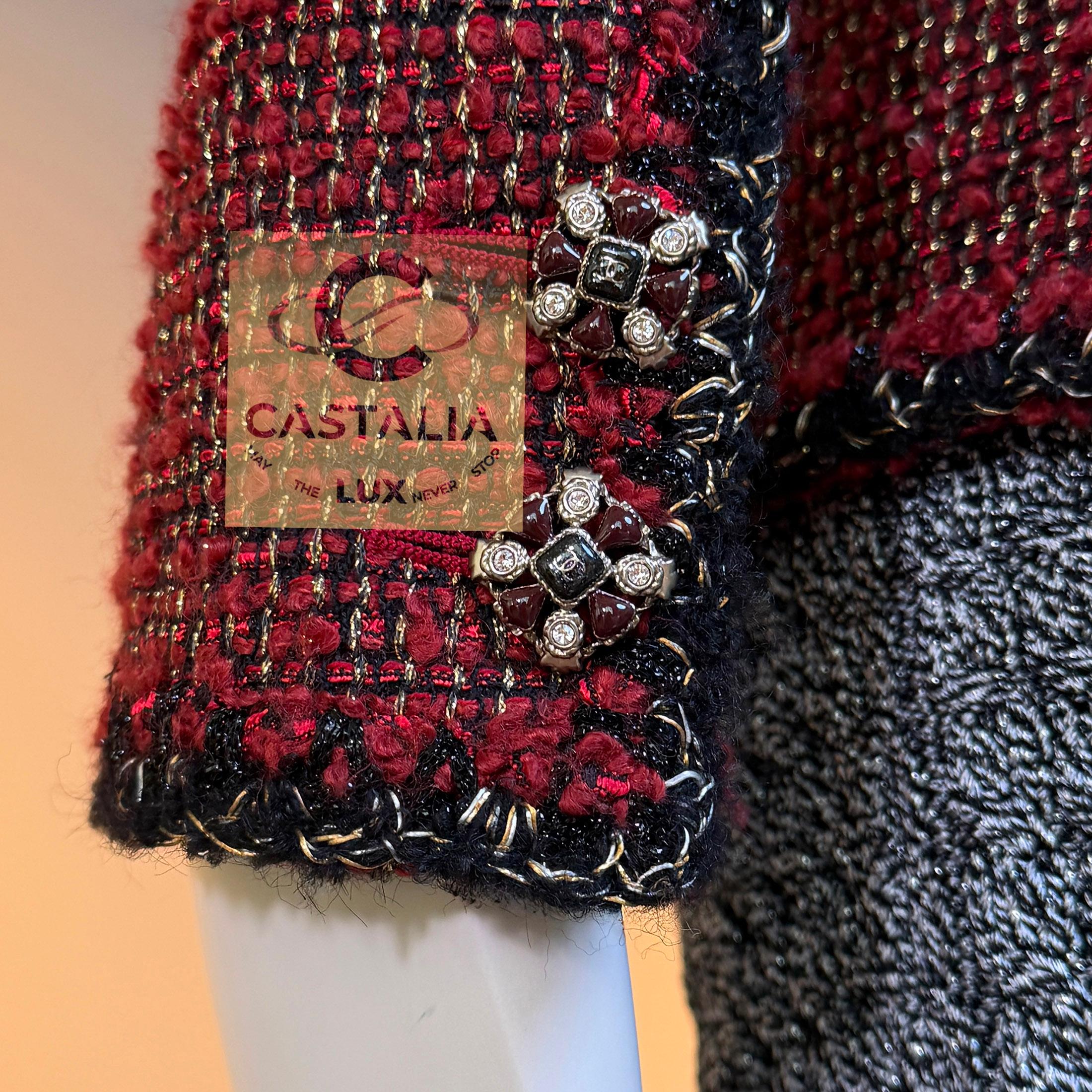 Chanel Iconic CC Gripoix Buttons Burgundy Tweed Jacket 40 FR in vendita 11