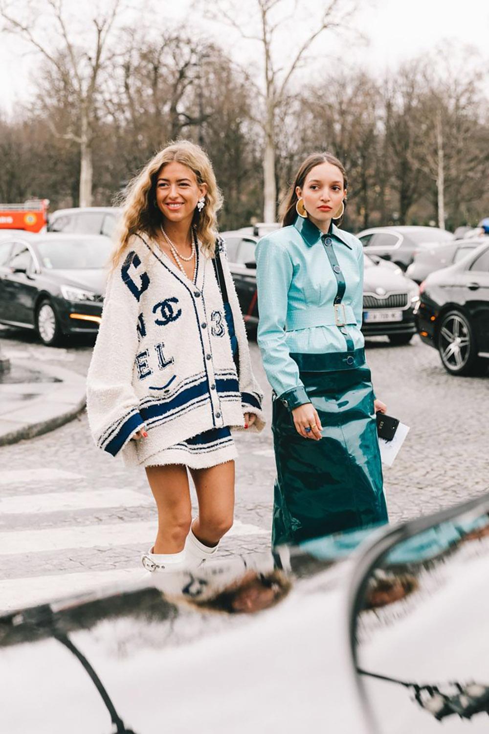 Gris Chanel Iconique logo CC 31 Rue Cambon Jupe en tweed