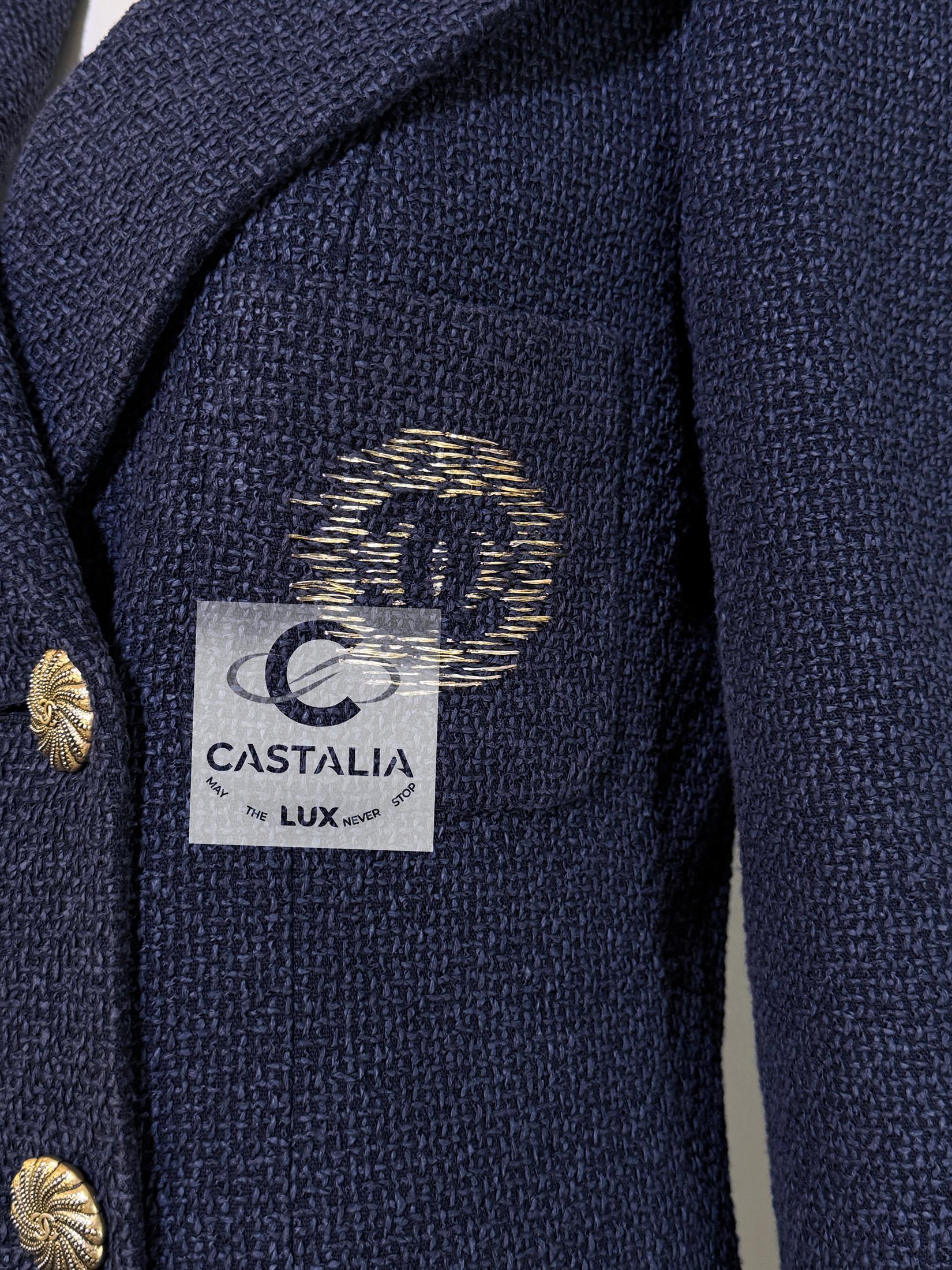 Chanel Iconic CC Logo Patch Chaqueta de tweed azul marino 36 FR en venta 7