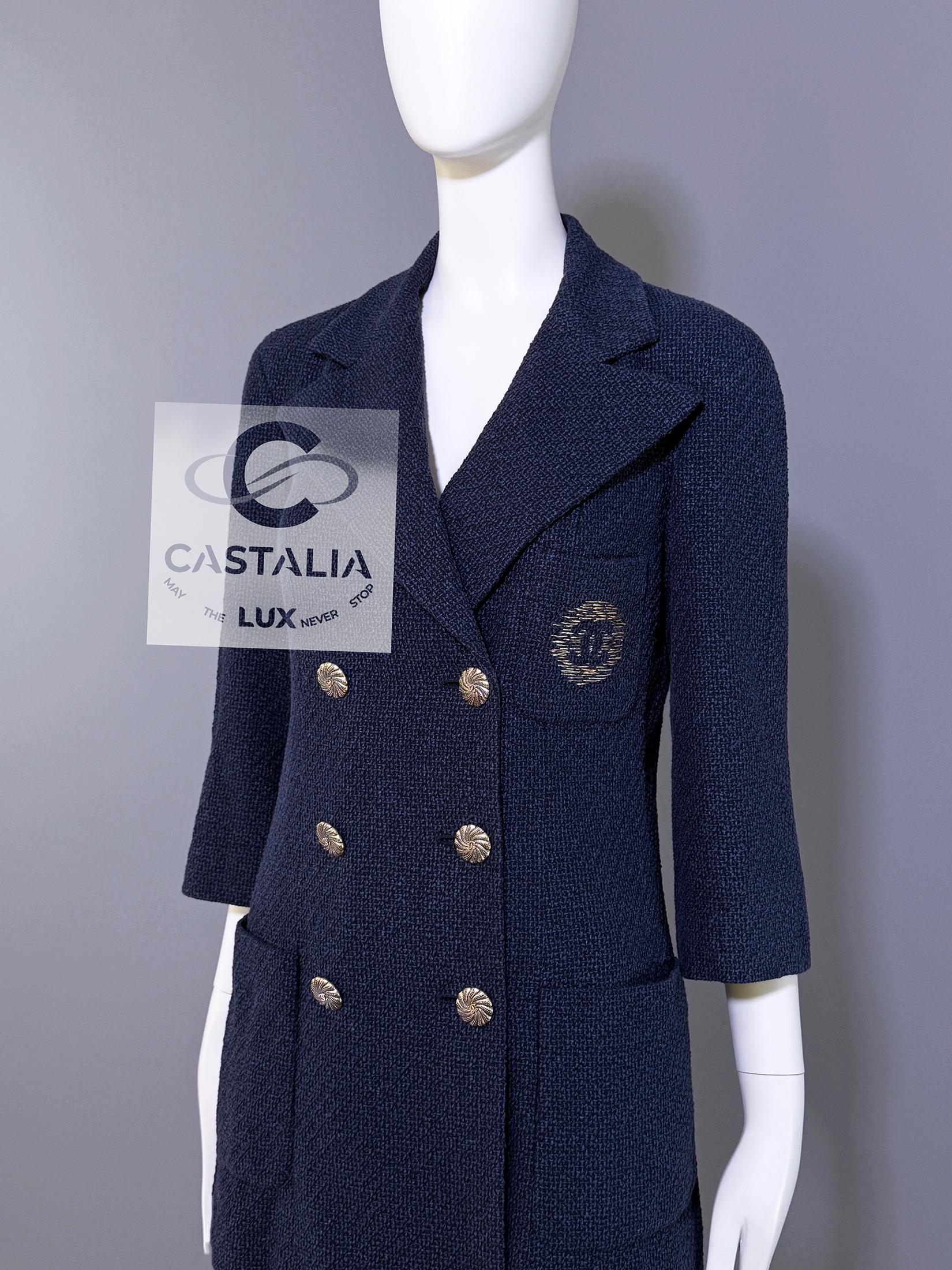 Chanel Iconic CC Logo Patch Chaqueta de tweed azul marino 36 FR en venta 3