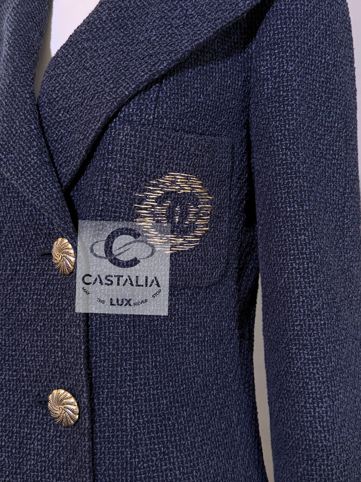 Chanel Iconic CC Logo Patch Chaqueta de tweed azul marino 36 FR en venta 4