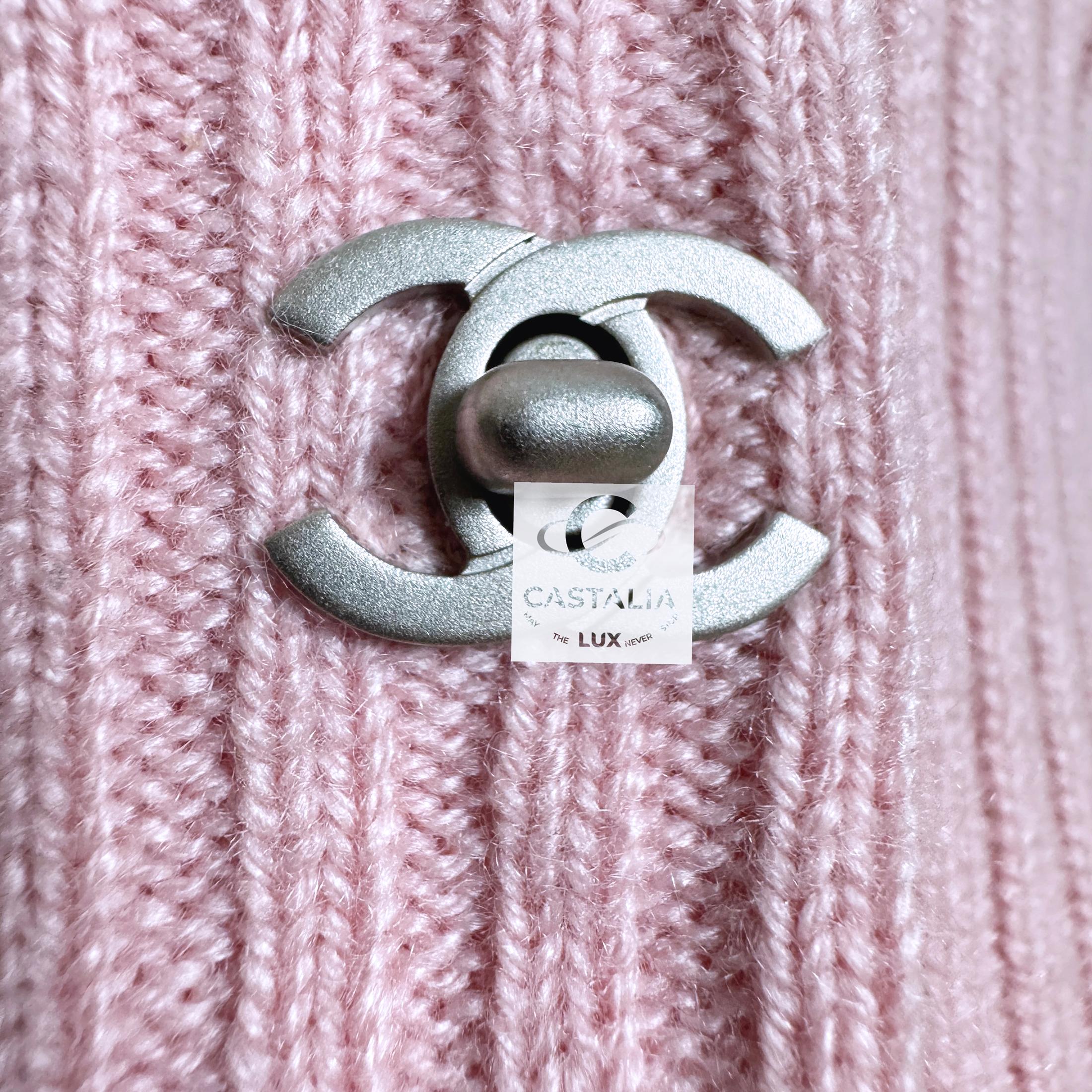 Chanel Iconic CC Turlock Cardigan in Pastel Pink 36 FR For Sale 9