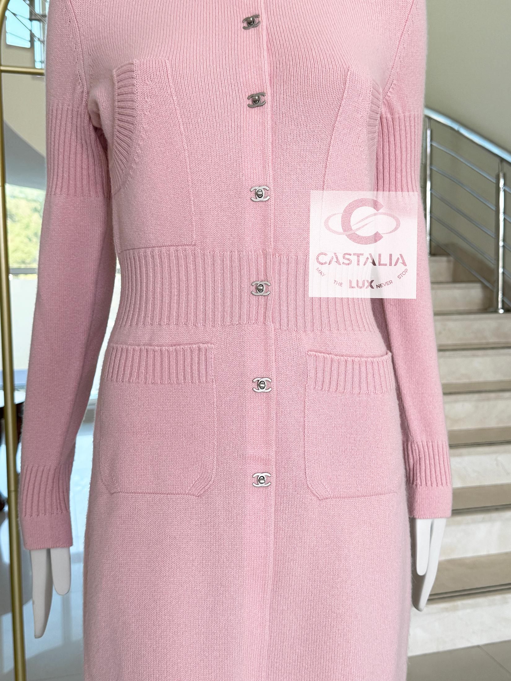 Chanel Iconic CC Turlock Cardigan in Pastel Pink 36 FR For Sale 1