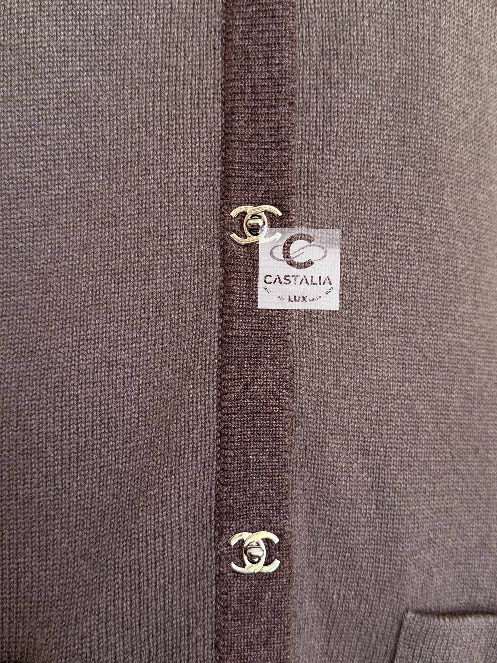 Chanel Iconic CC Turnlock Beige Cashmere Cardigan 34 FR 7