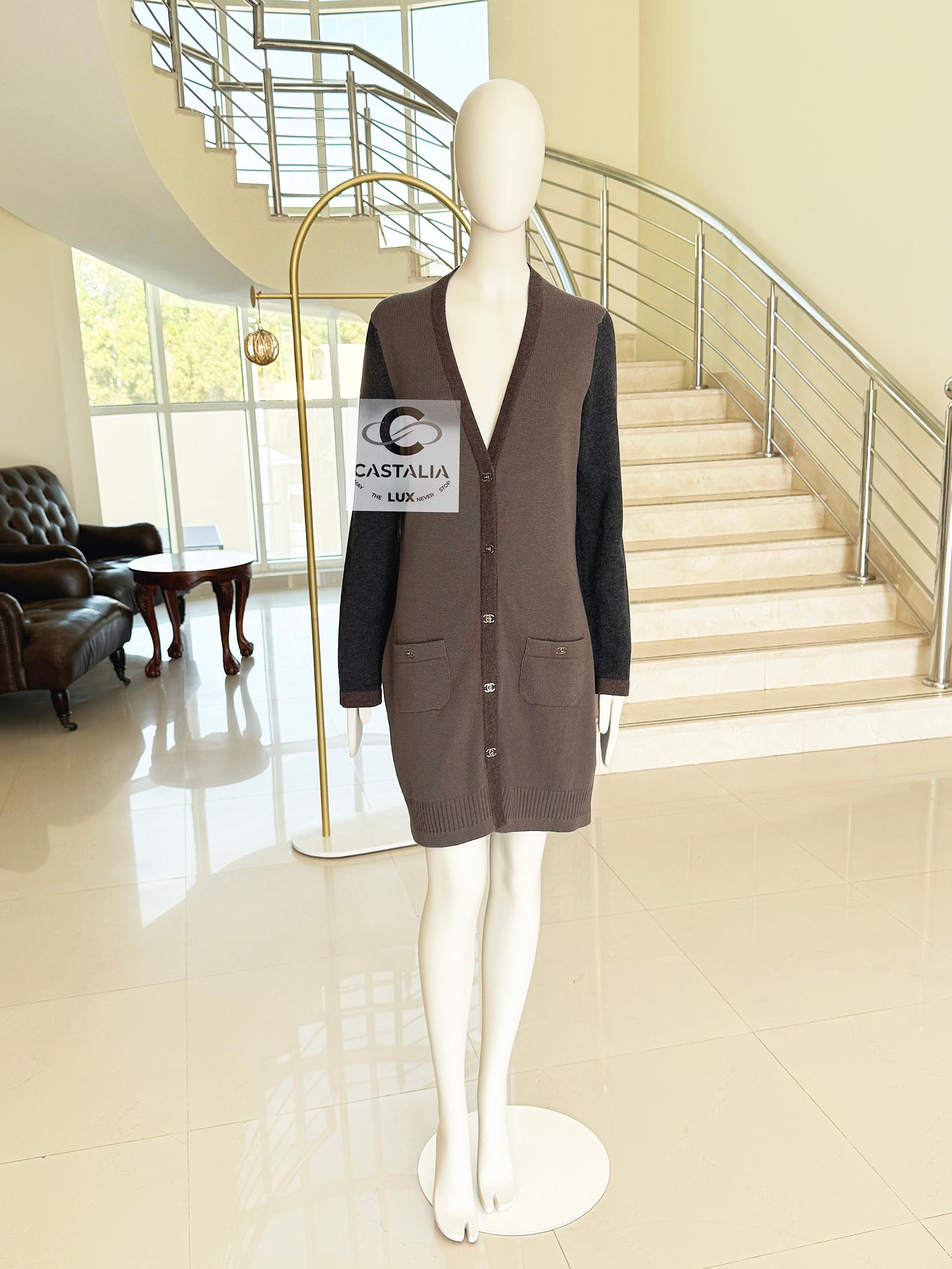 Chanel Iconic CC Turnlock Beige Cashmere Cardigan 34 FR 2