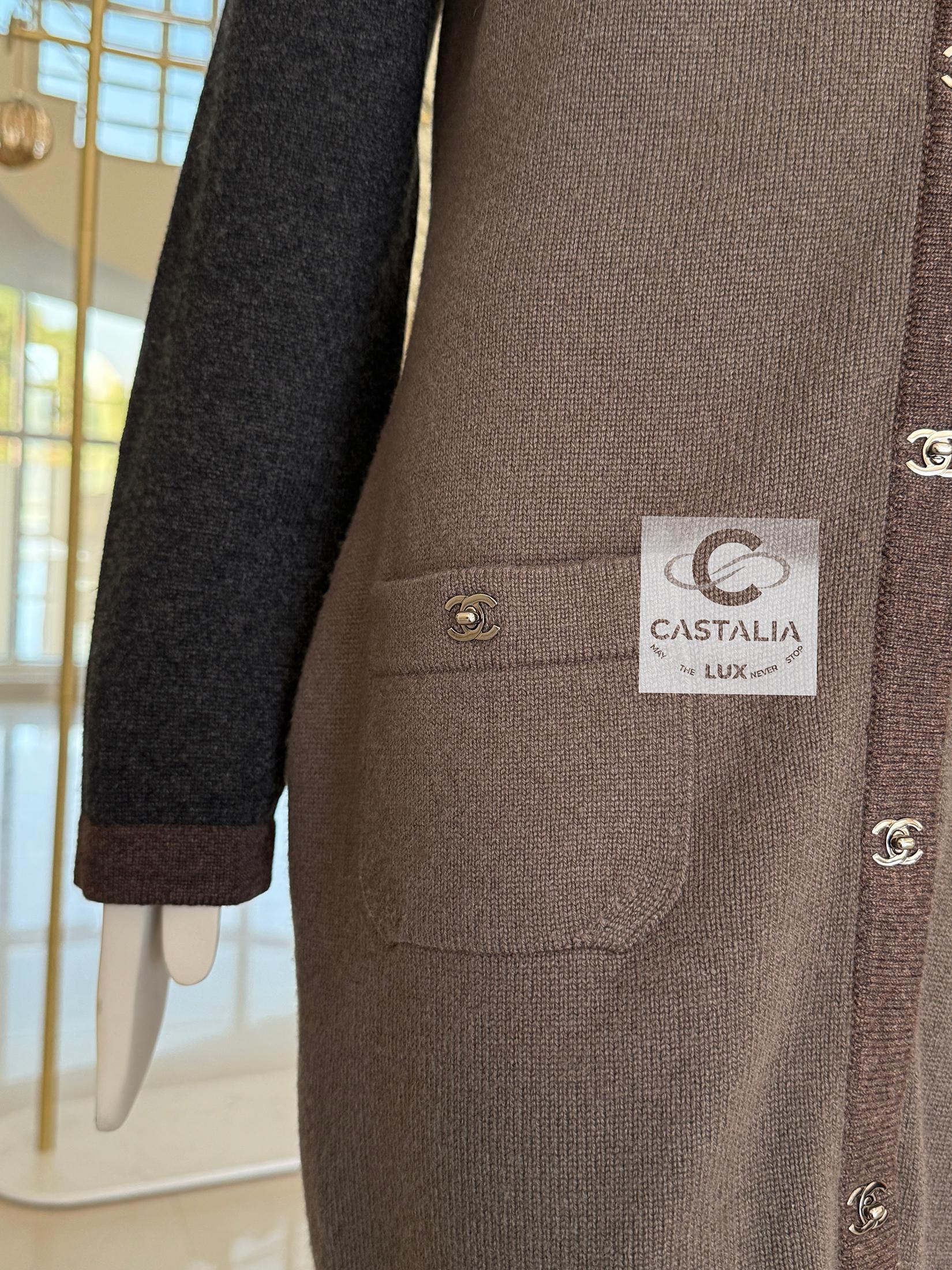 Chanel Iconic CC Turnlock Beige Cashmere Cardigan 34 FR 5