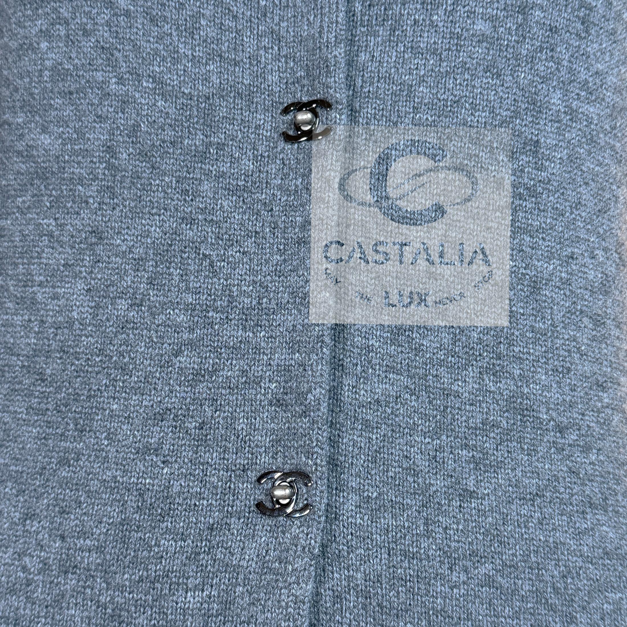 CHANEL Iconic CC Turnlock Grau Strickjacke 36 FR im Angebot 1