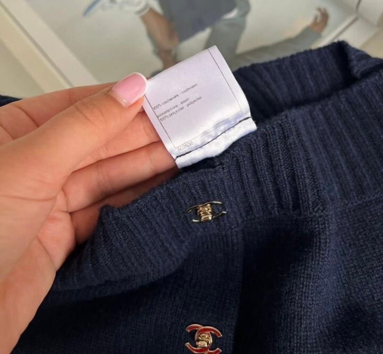 Chanel Iconic CC Turnlock Navy Cashmere Dress For Sale 3