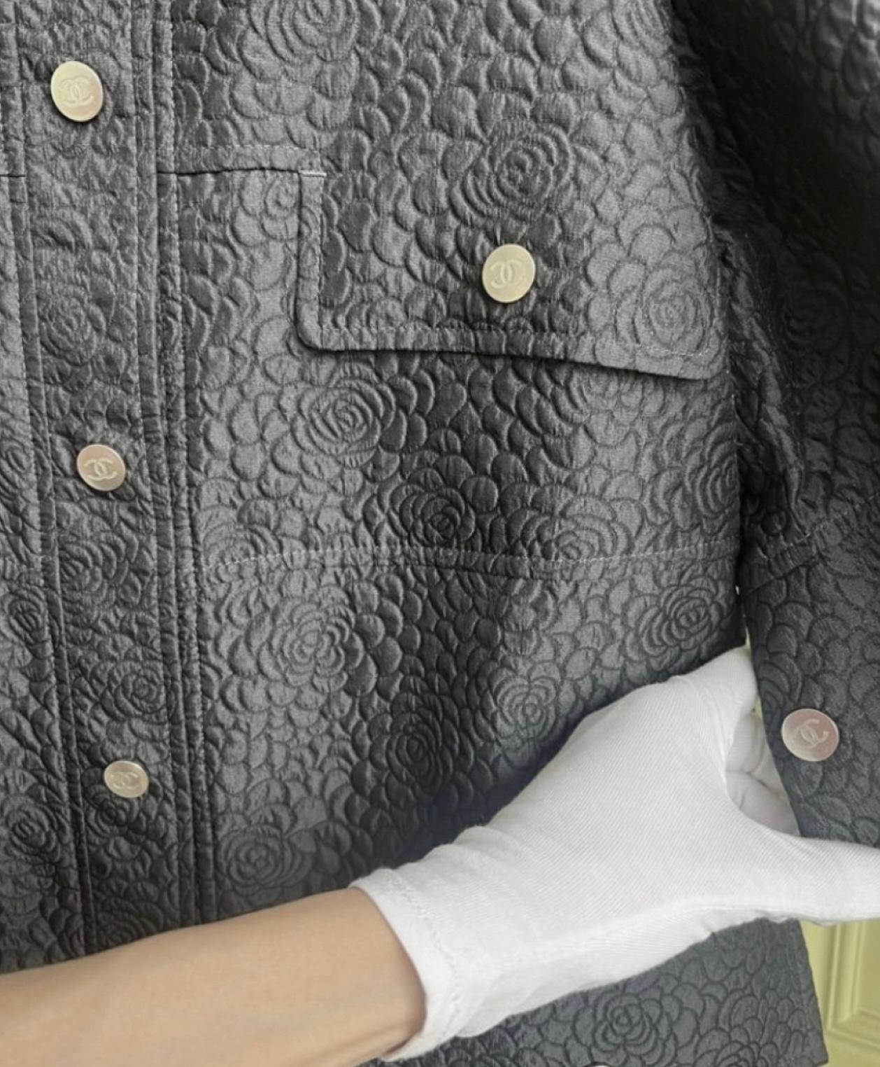 Chanel Iconic Cocoon Coat with Camellias Pattern 36 FR In Excellent Condition In Dubai, AE