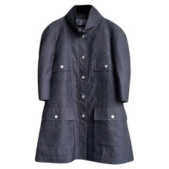 Chanel Iconic Cocoon Style Schwarzer Mantel mit Kamelien-Muster