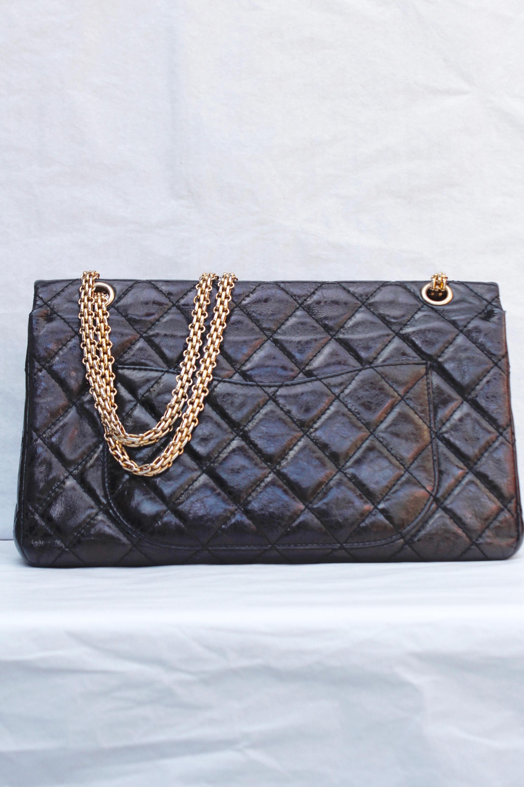 Chanel iconic cracked patent leather 2.55 bag, 2006/2008 In Good Condition For Sale In Paris, FR