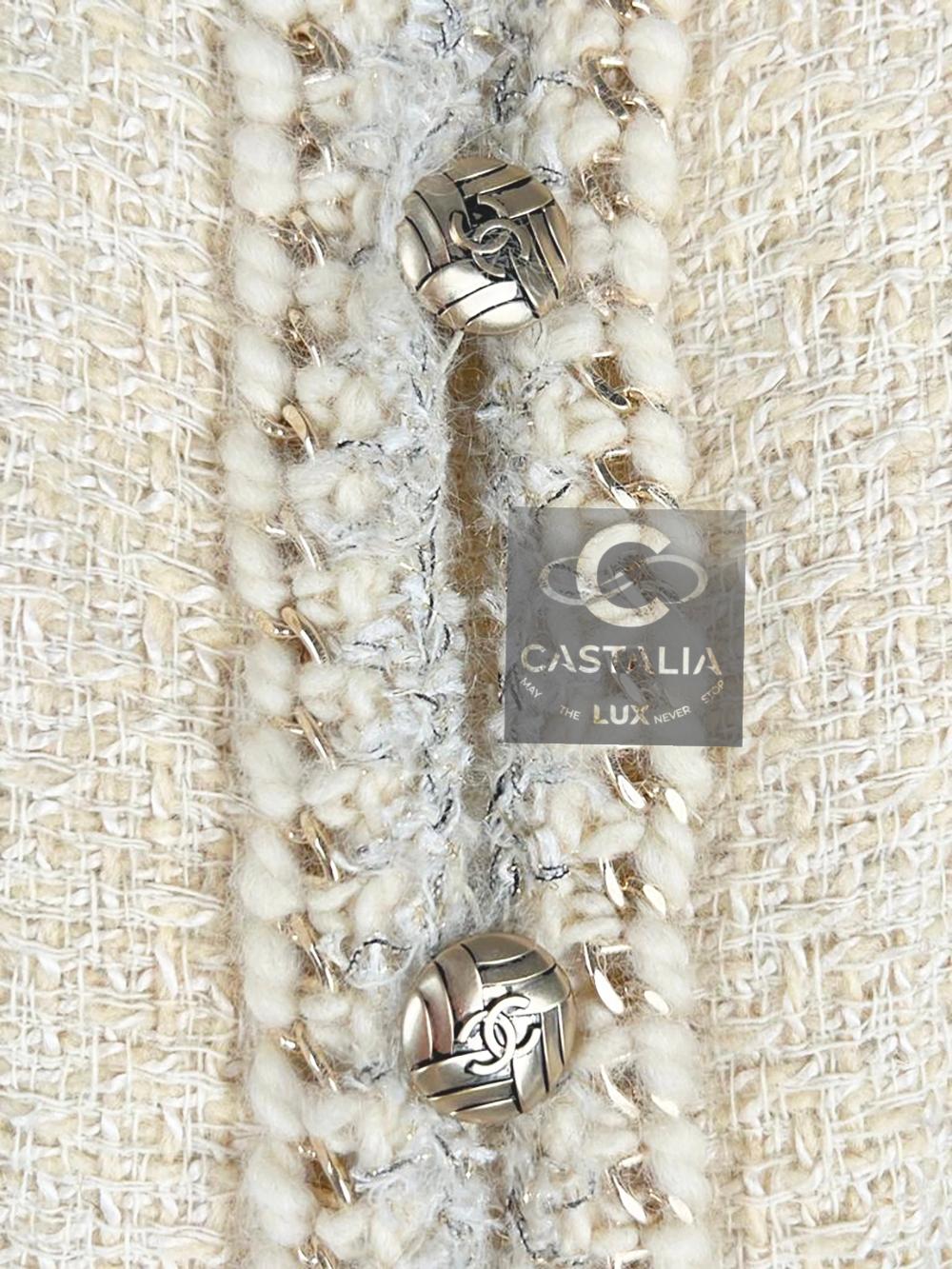 Chanel Iconic Ecru Tweed Dress with Chain Link Trim 44 FR For Sale 4