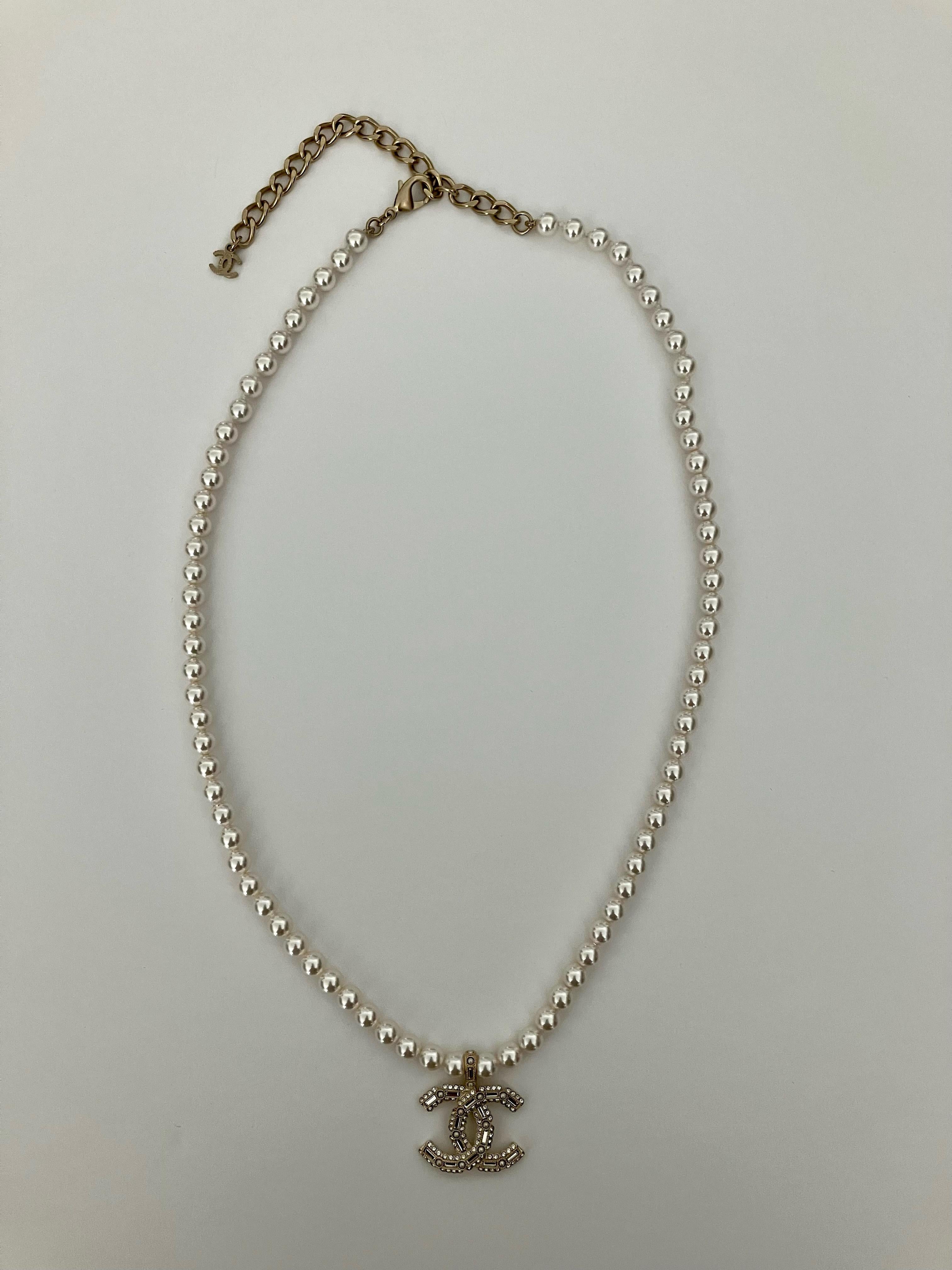 Women's Chanel Iconic Faux Pearls Logo Necklace For Sale