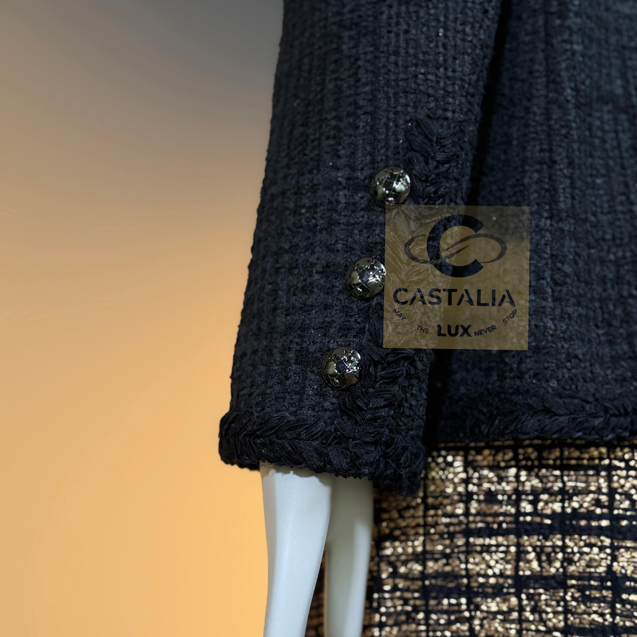 CHANEL Campaña publicitaria globalización icónica Chaqueta de tweed negra 42 FR en venta 8
