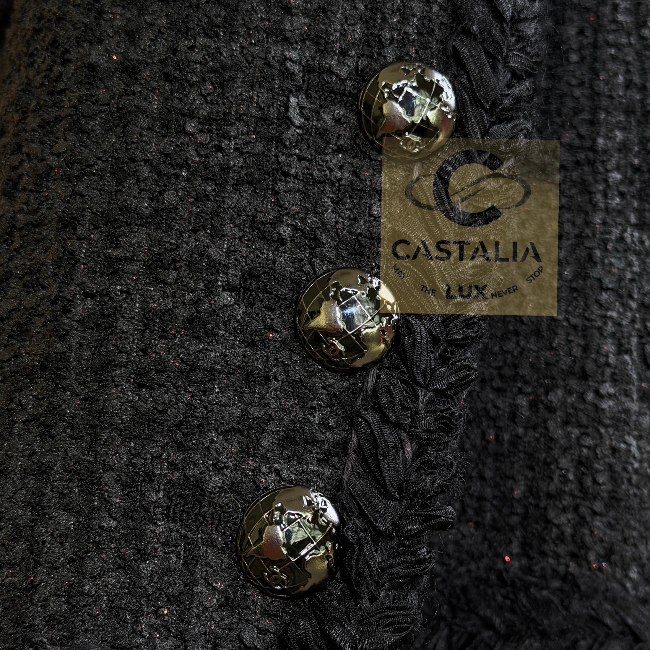 CHANEL Campaña publicitaria globalización icónica Chaqueta de tweed negra 42 FR en venta 9