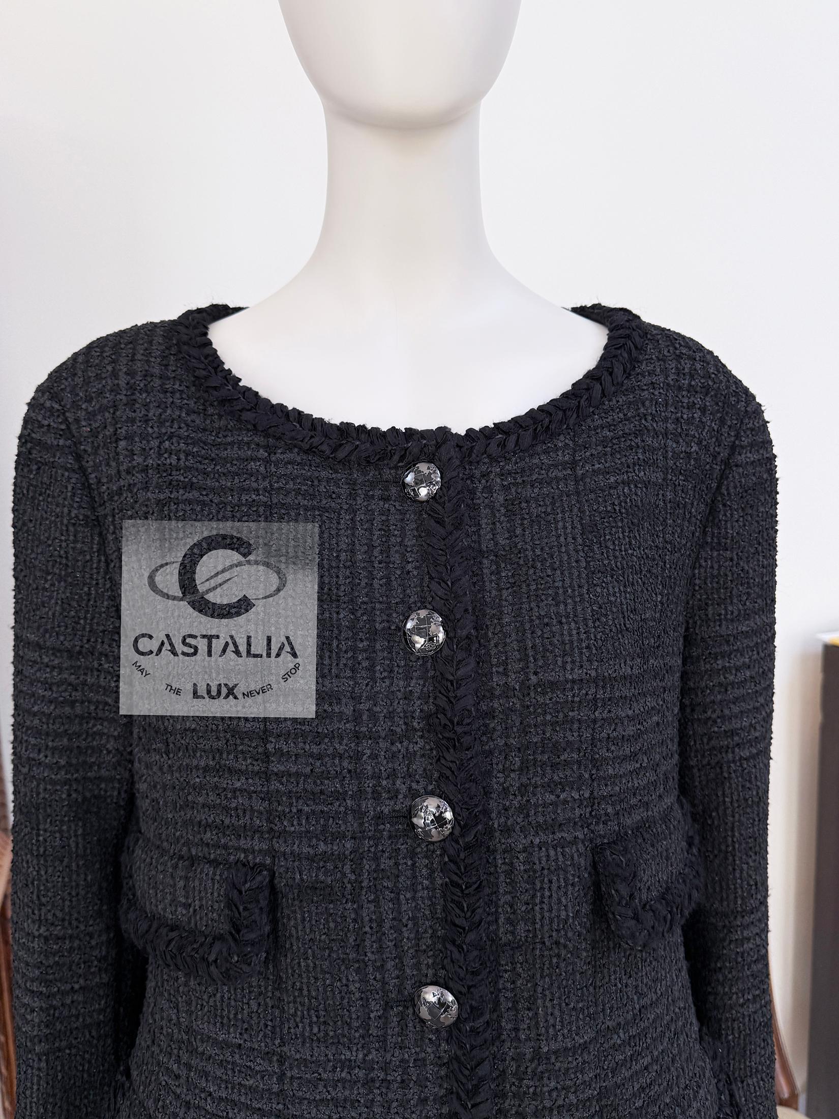 Chanel Iconic Globalization Werbekampagne Schwarze Tweed-Jacke 42 FR im Angebot 13