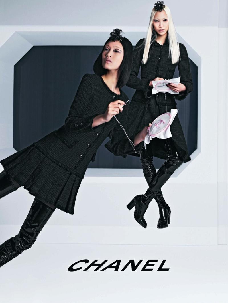 CHANEL Campaña publicitaria globalización icónica Chaqueta de tweed negra 42 FR Negro en venta