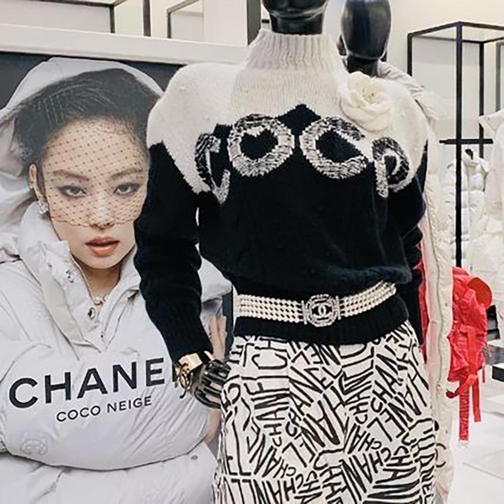 Women's or Men's Chanel Iconic Jennie Kim Style Logo Cashmere Jumper
