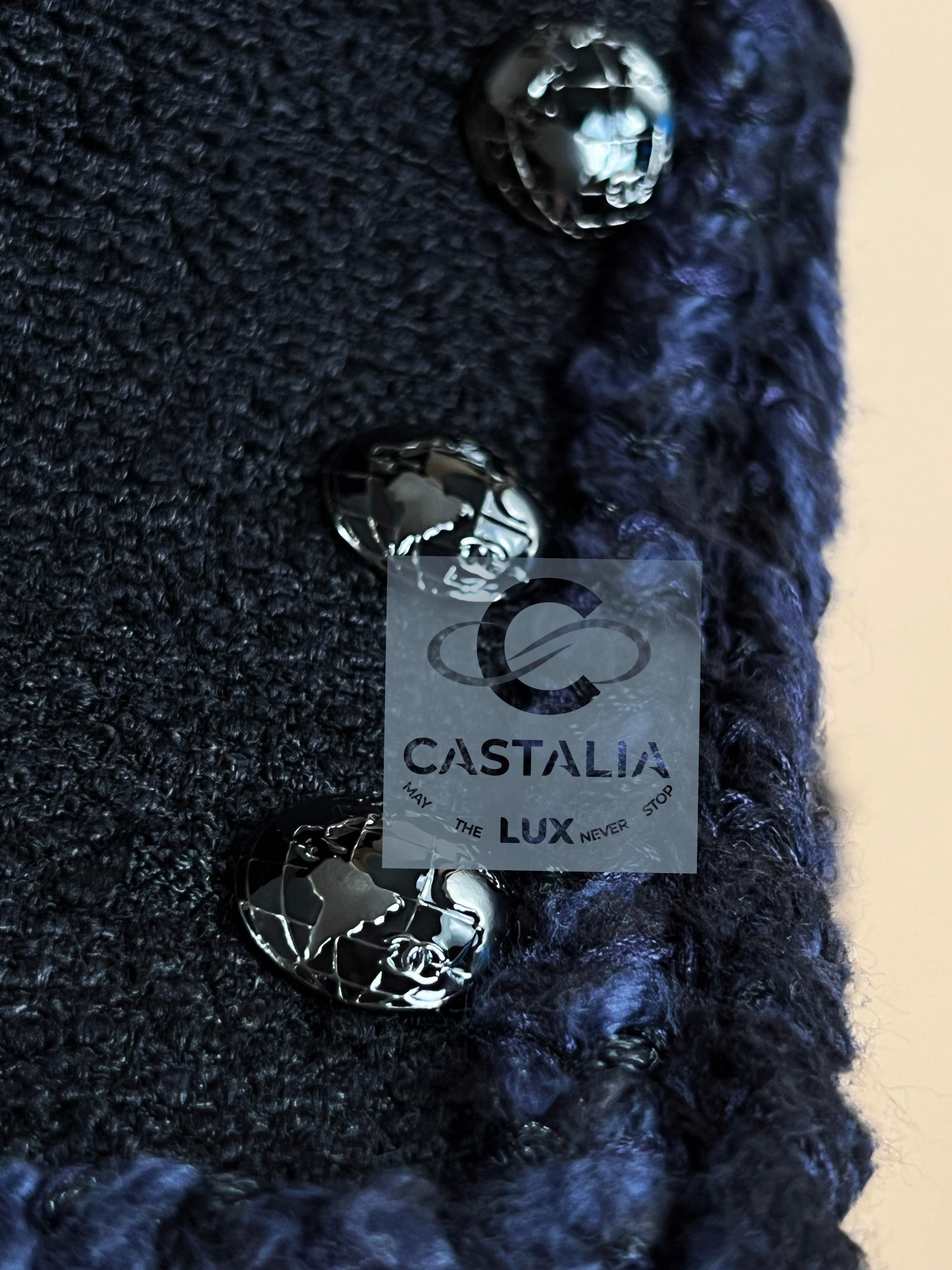 Chaqueta de tweed negra estilo Chanel Iconic Keira Knightley 40 FR en venta 10