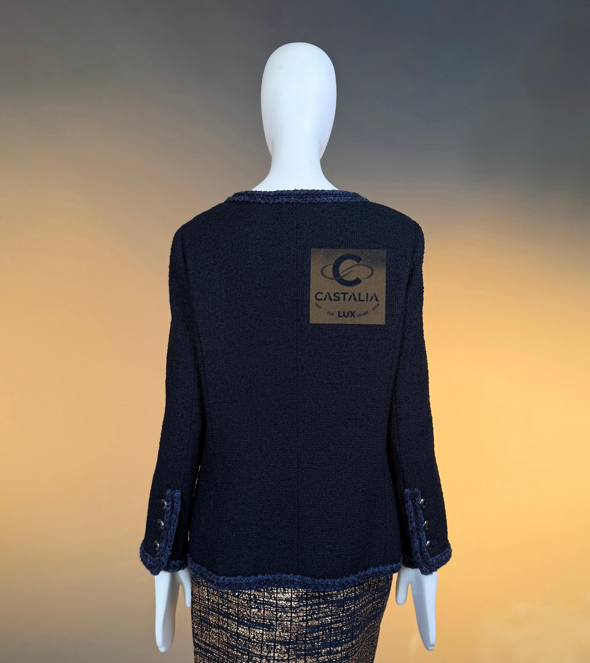 CHANEL Iconique Keira Knightley Style Veste en Tweed Noir 40 FR en vente 12