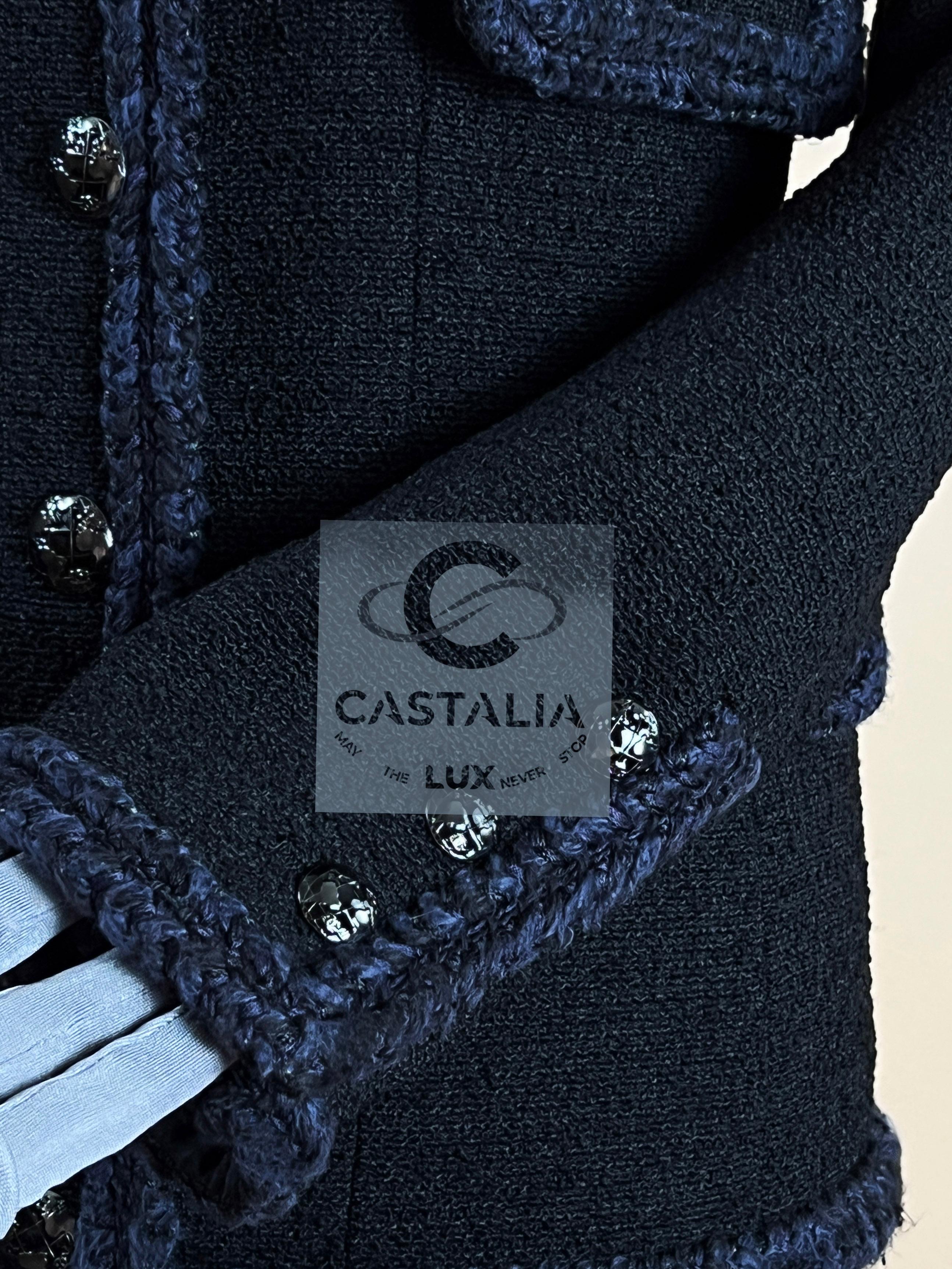 Chanel Iconic Keira Knightley Style Black Tweed Jacket 40 FR For Sale 12