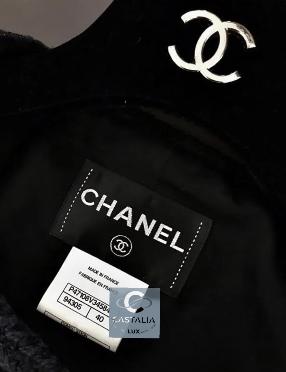 Chanel Iconic Keira Knightley Style Black Tweed Jacket 40 FR For Sale 13