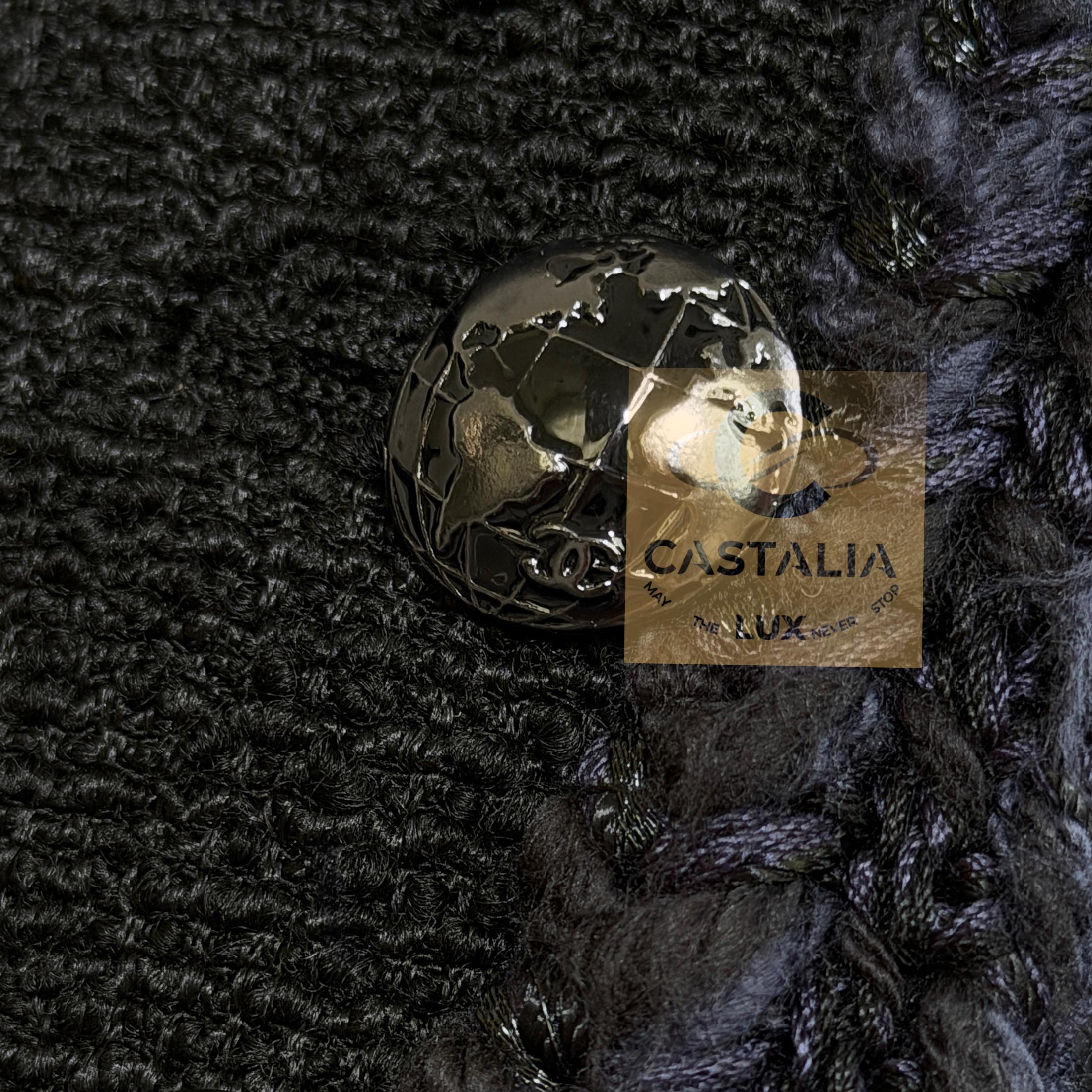 CHANEL Iconique Keira Knightley Style Veste en Tweed Noir 40 FR en vente 6